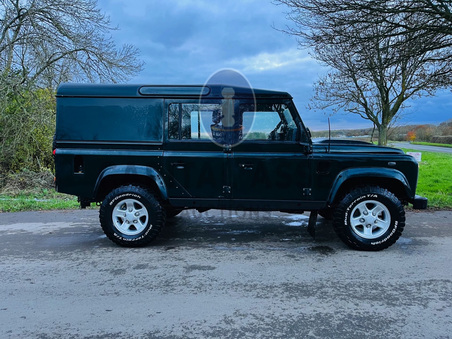 (ON SALE) LAND ROVER DEFENDER 110 *COUNTY-UTILITY WAGON* 2.2 TDCI (2016 MODEL) ONLY 37K MILES!! - Image 12 of 24