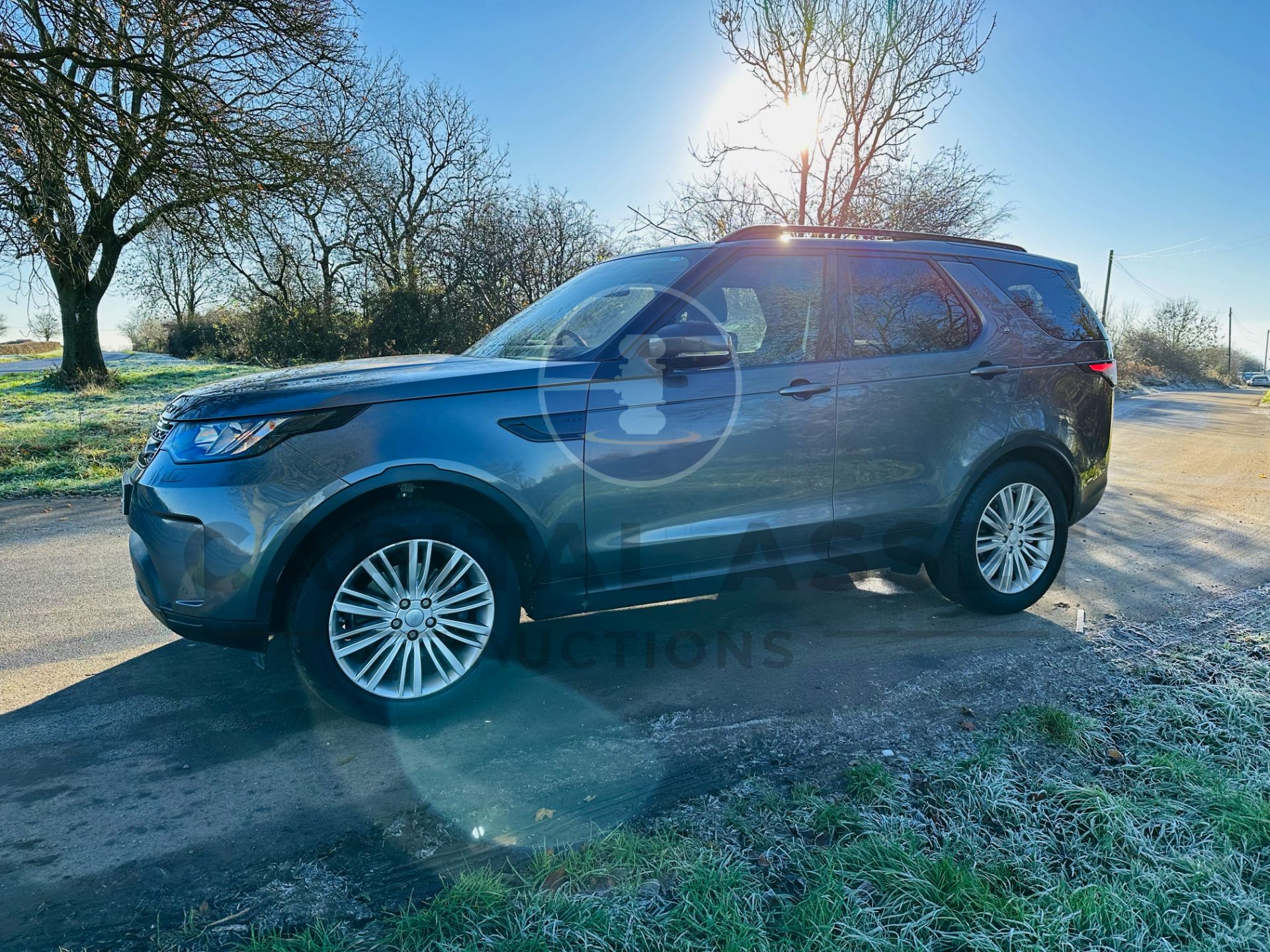(ON SALE) LAND ROVER DISCOVERY 5 "AUTO DIESEL - 7 SEATER SUV - 2019 MODEL - ONLY 22K MILES FROM NEW - Image 5 of 41
