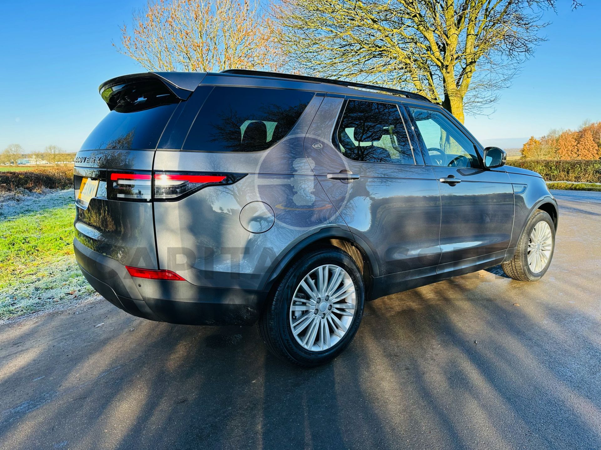 (ON SALE) LAND ROVER DISCOVERY 5 "AUTO DIESEL - 7 SEATER SUV - 2019 MODEL - ONLY 22K MILES FROM NEW - Image 13 of 41