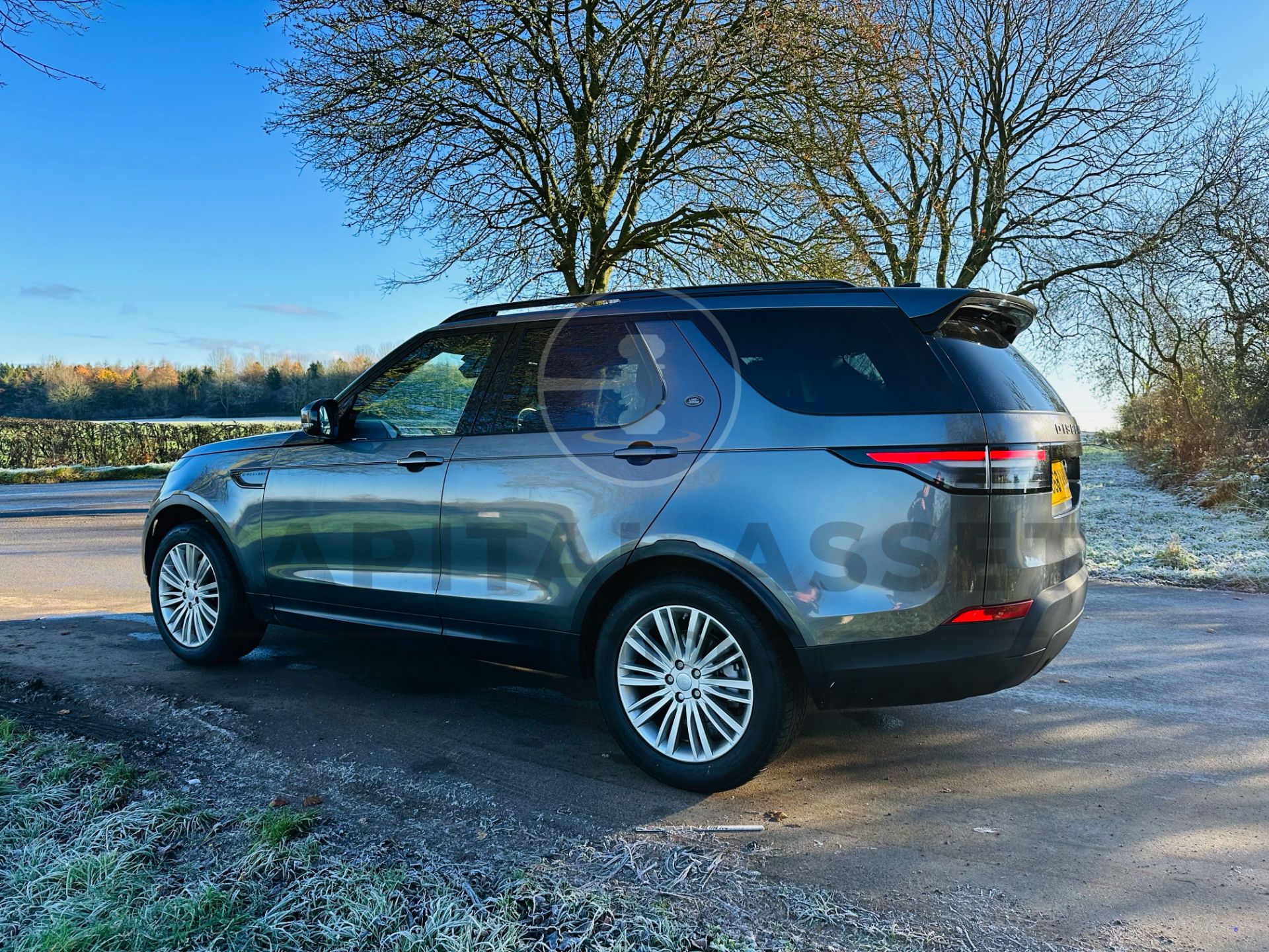 (ON SALE) LAND ROVER DISCOVERY 5 "AUTO DIESEL - 7 SEATER SUV - 2019 MODEL - ONLY 22K MILES FROM NEW - Image 7 of 41
