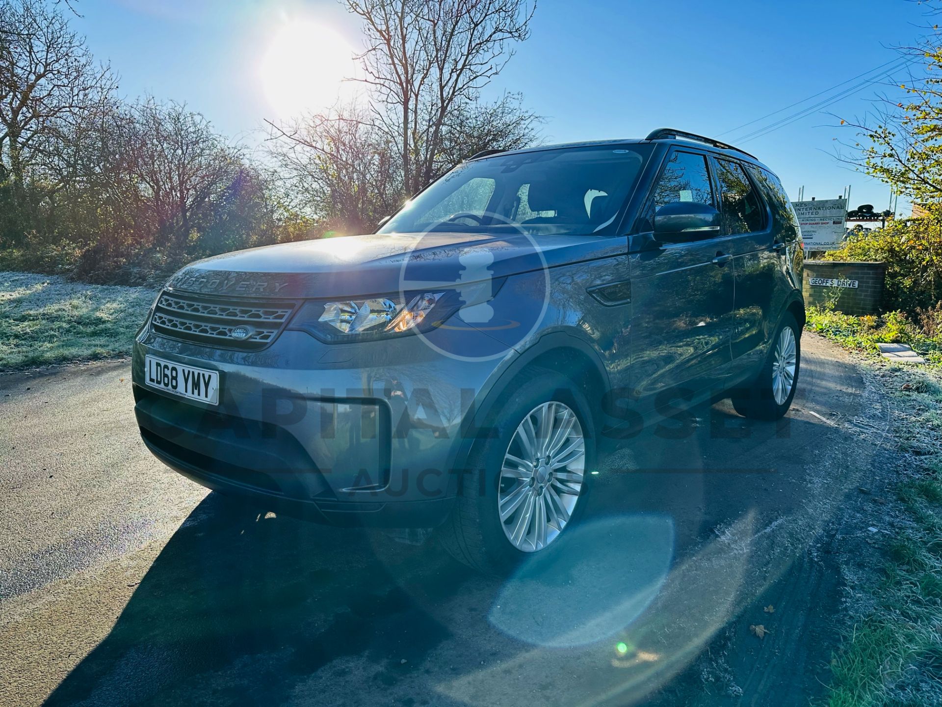 (ON SALE) LAND ROVER DISCOVERY 5 "AUTO DIESEL - 7 SEATER SUV - 2019 MODEL - ONLY 22K MILES FROM NEW - Image 4 of 41