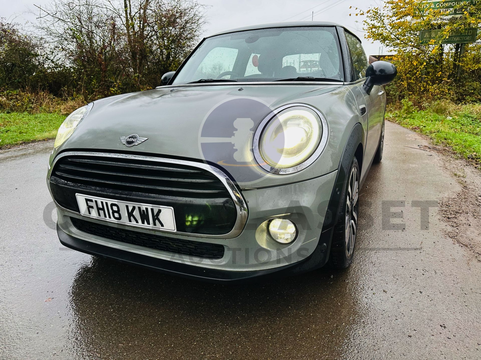 (ON SALE) MINI ONE 1.5 PETROL (18 REG) - START / STOP -AIR CONDITIONING -ONLY 35K MILES - NO VAT! - Image 6 of 39