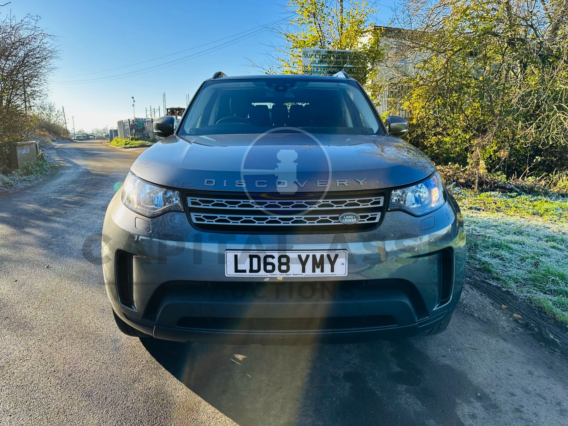 (ON SALE) LAND ROVER DISCOVERY 5 "AUTO DIESEL - 7 SEATER SUV - 2019 MODEL - ONLY 22K MILES FROM NEW - Image 3 of 41