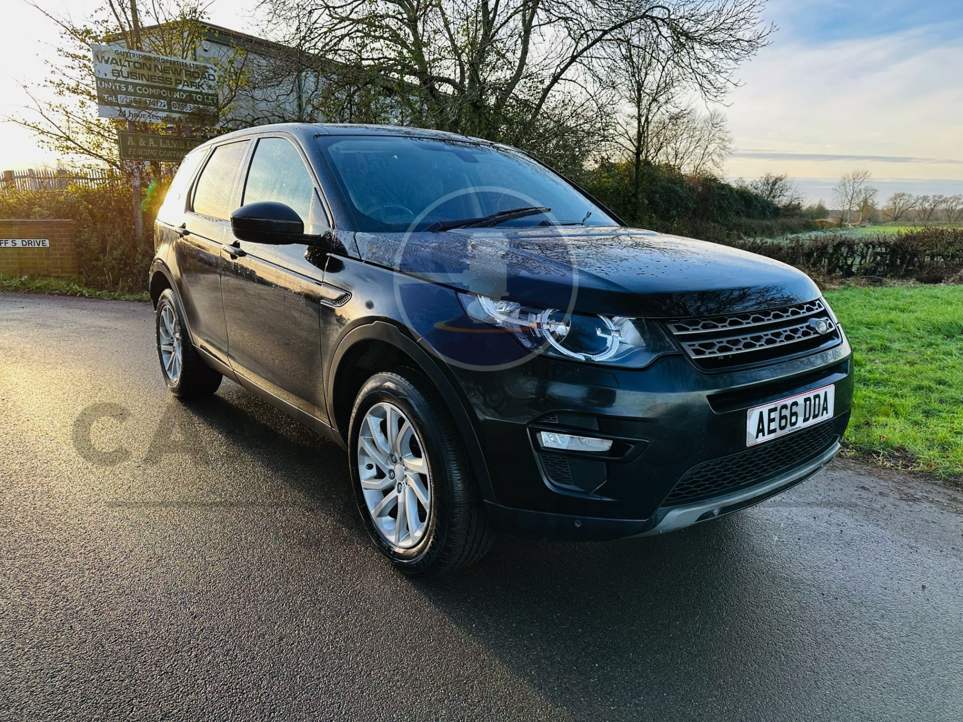 (On Sale) LAND ROVER DISCOVERY SPORT *SE EDITION* (2017 MODEL) - 7 SEATER - AIR CON - EURO 6 - Image 2 of 41