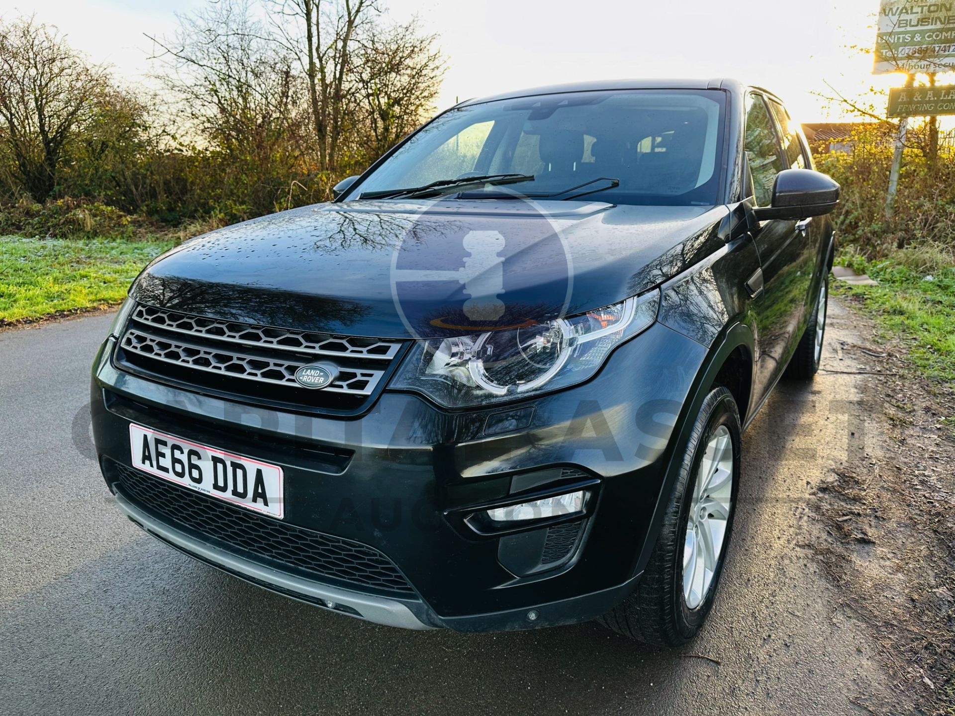 (On Sale) LAND ROVER DISCOVERY SPORT *SE EDITION* (2017 MODEL) - 7 SEATER - AIR CON - EURO 6 - Image 5 of 41