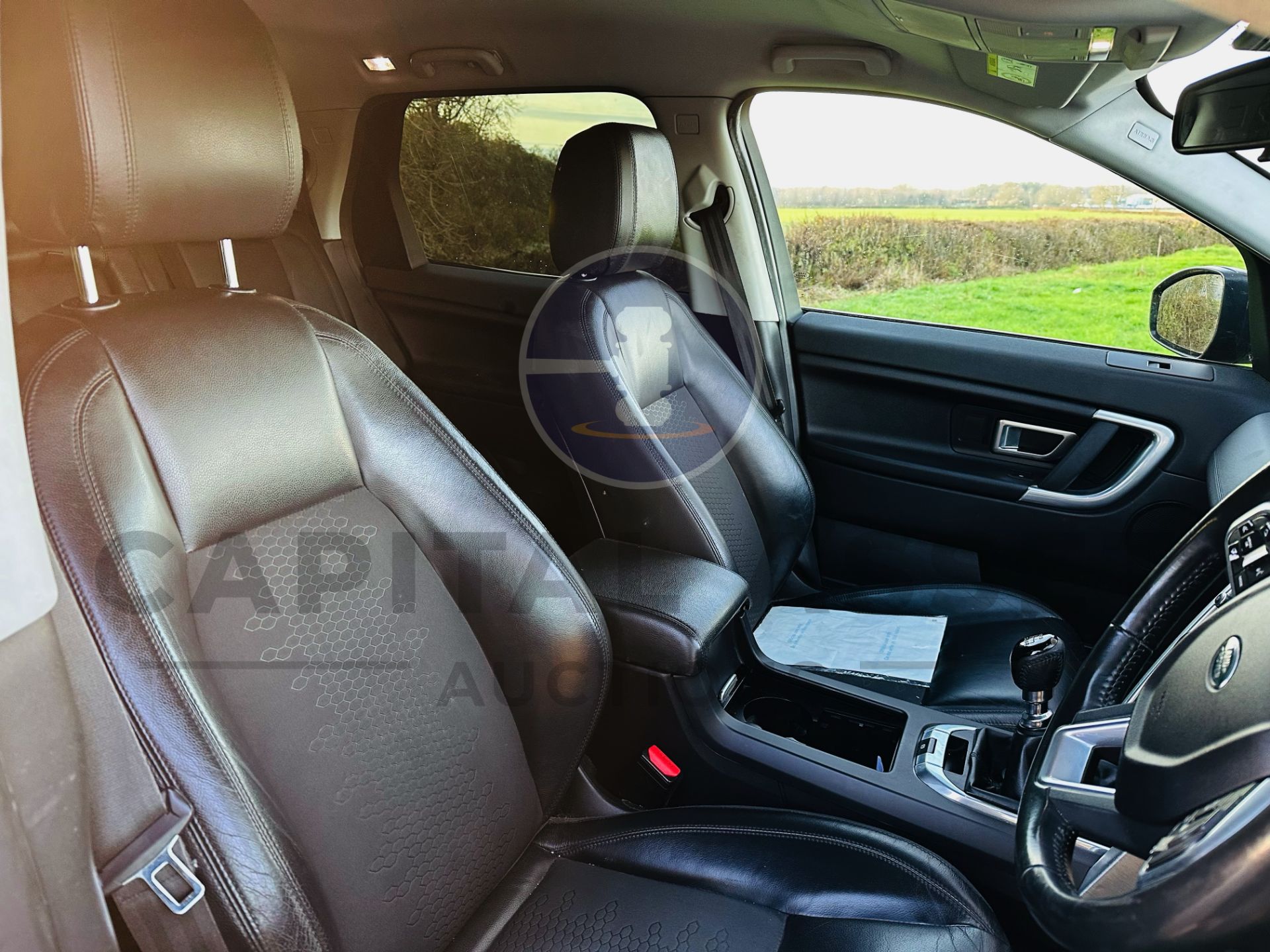 (On Sale) LAND ROVER DISCOVERY SPORT *SE EDITION* (2017 MODEL) - 7 SEATER - AIR CON - EURO 6 - Image 30 of 41