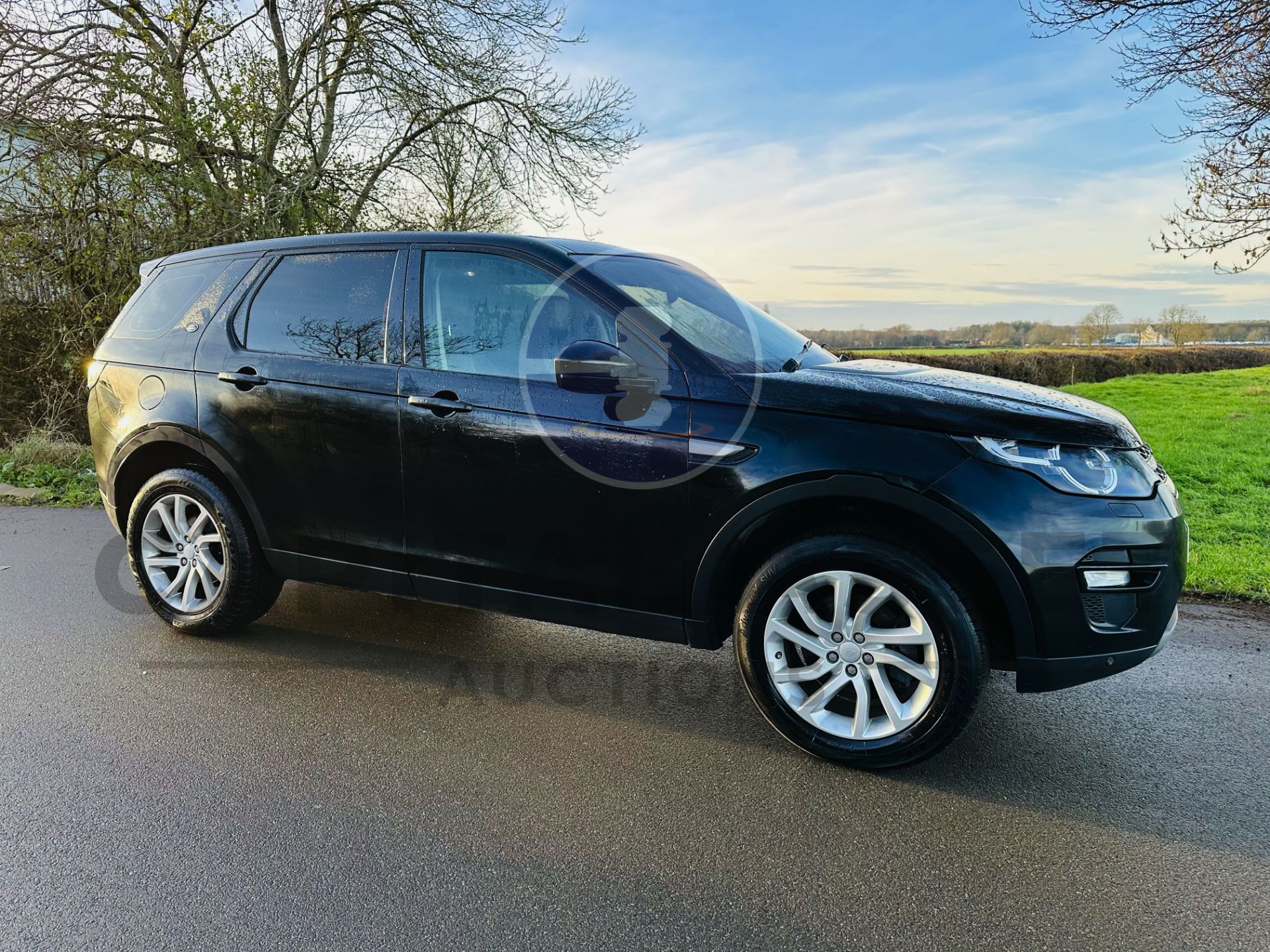 (On Sale) LAND ROVER DISCOVERY SPORT *SE EDITION* (2017 MODEL) - 7 SEATER - AIR CON - EURO 6