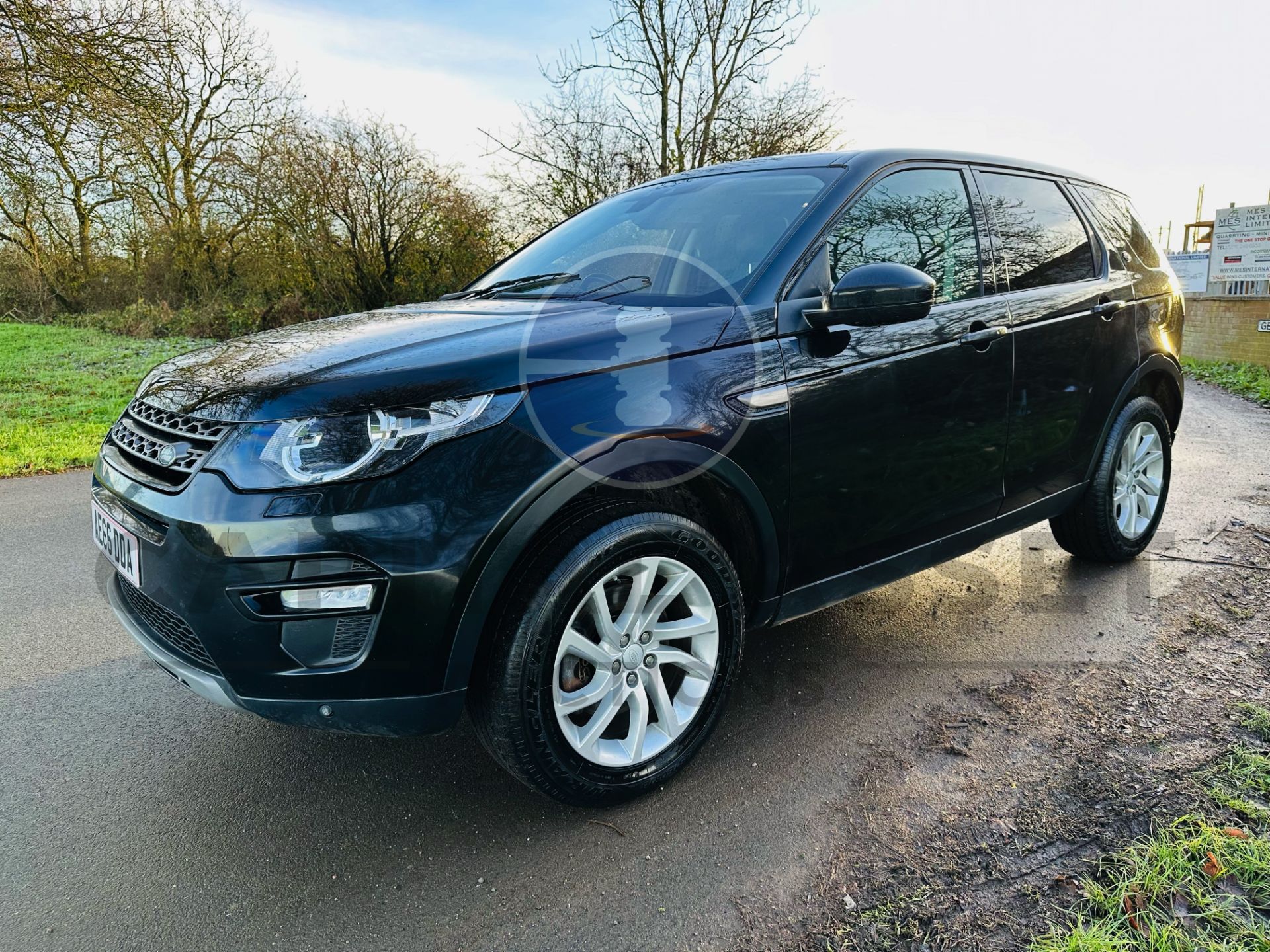 (On Sale) LAND ROVER DISCOVERY SPORT *SE EDITION* (2017 MODEL) - 7 SEATER - AIR CON - EURO 6 - Image 6 of 41
