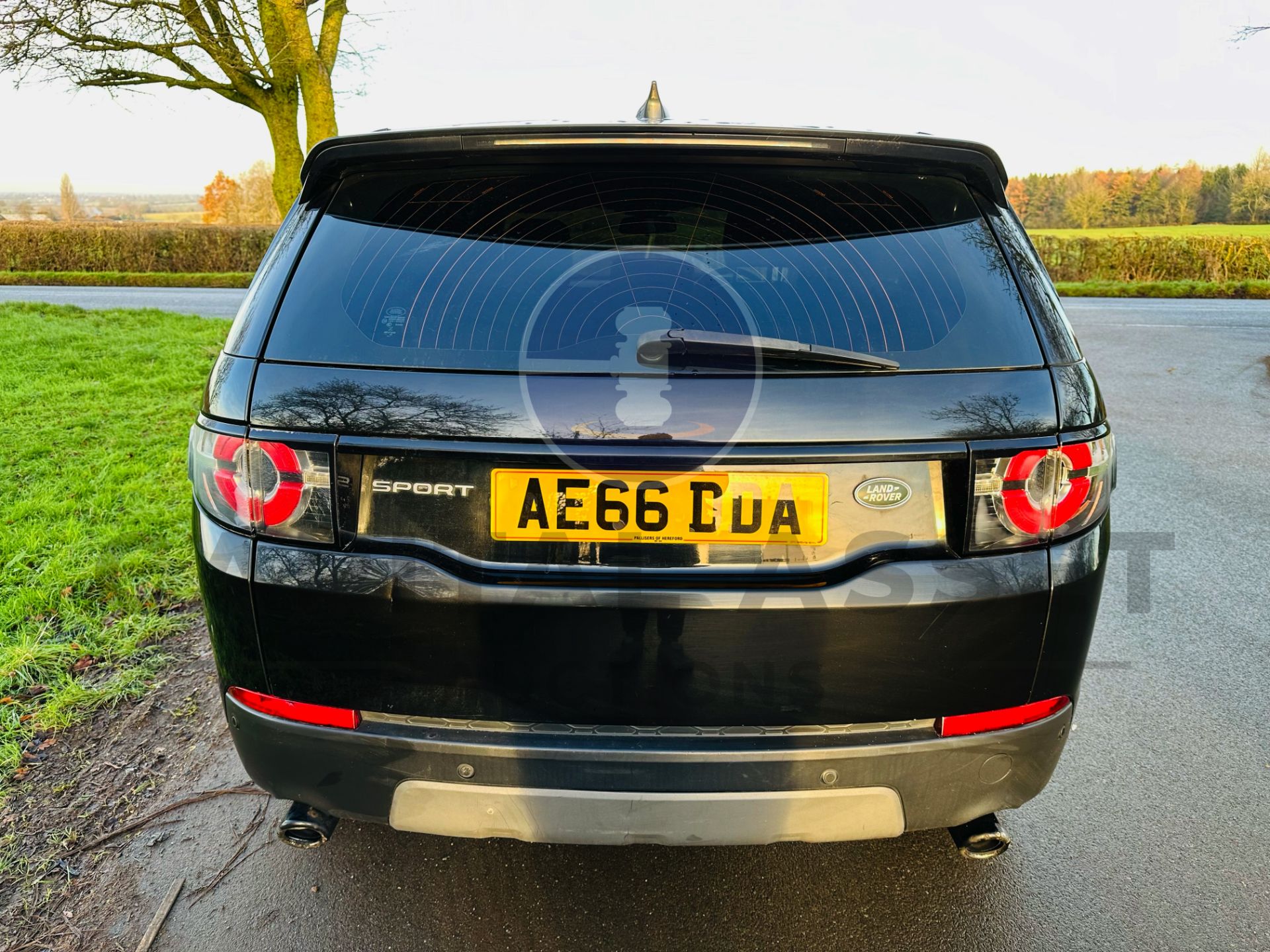 (On Sale) LAND ROVER DISCOVERY SPORT *SE EDITION* (2017 MODEL) - 7 SEATER - AIR CON - EURO 6 - Image 12 of 41
