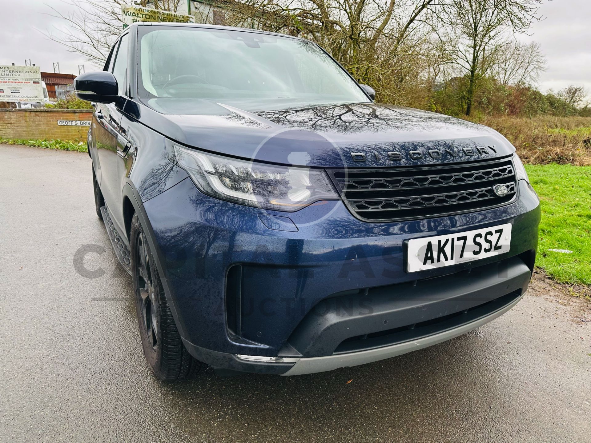 (ON SALE) LAND ROVER DISCOVERY 5 *SE EDITION* *AUTO* (17 REG) ONLY 81K MILES - 7 SEAT LEATHER-NO VAT - Image 3 of 48