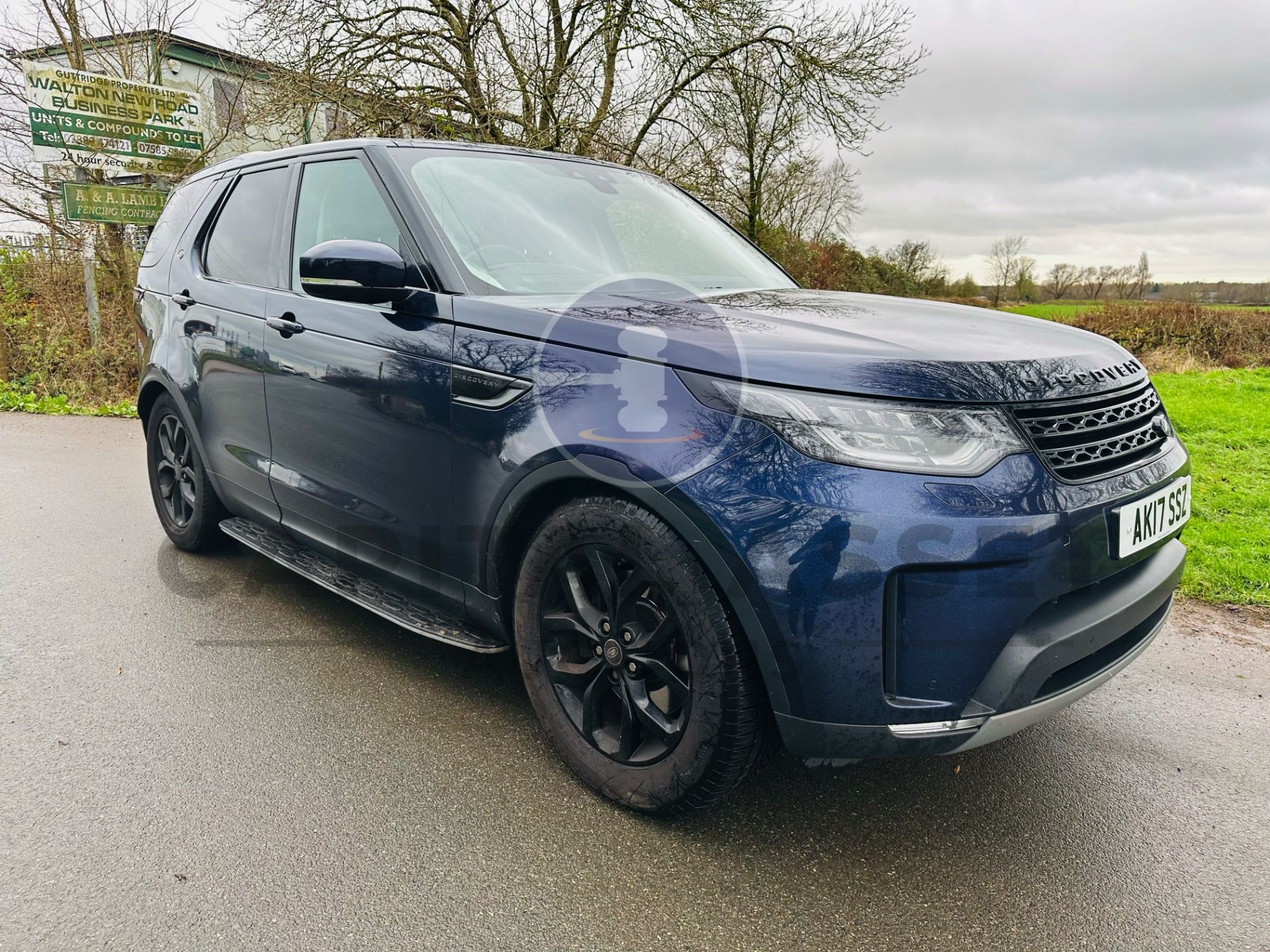 (ON SALE) LAND ROVER DISCOVERY 5 *SE EDITION* *AUTO* (17 REG) ONLY 81K MILES - 7 SEAT LEATHER-NO VAT - Image 2 of 48