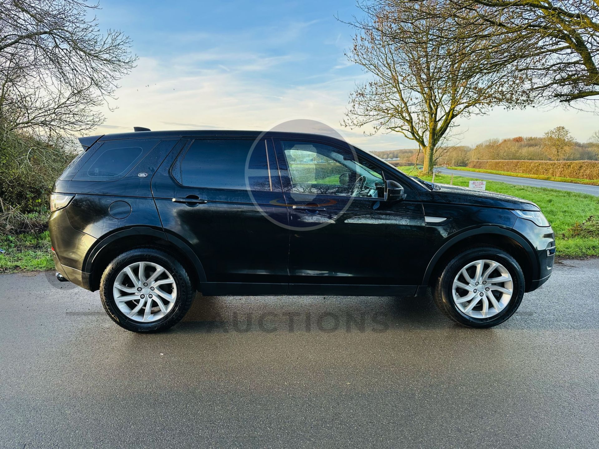 (On Sale) LAND ROVER DISCOVERY SPORT *SE EDITION* (2017 MODEL) - 7 SEATER - AIR CON - EURO 6 - Image 18 of 41
