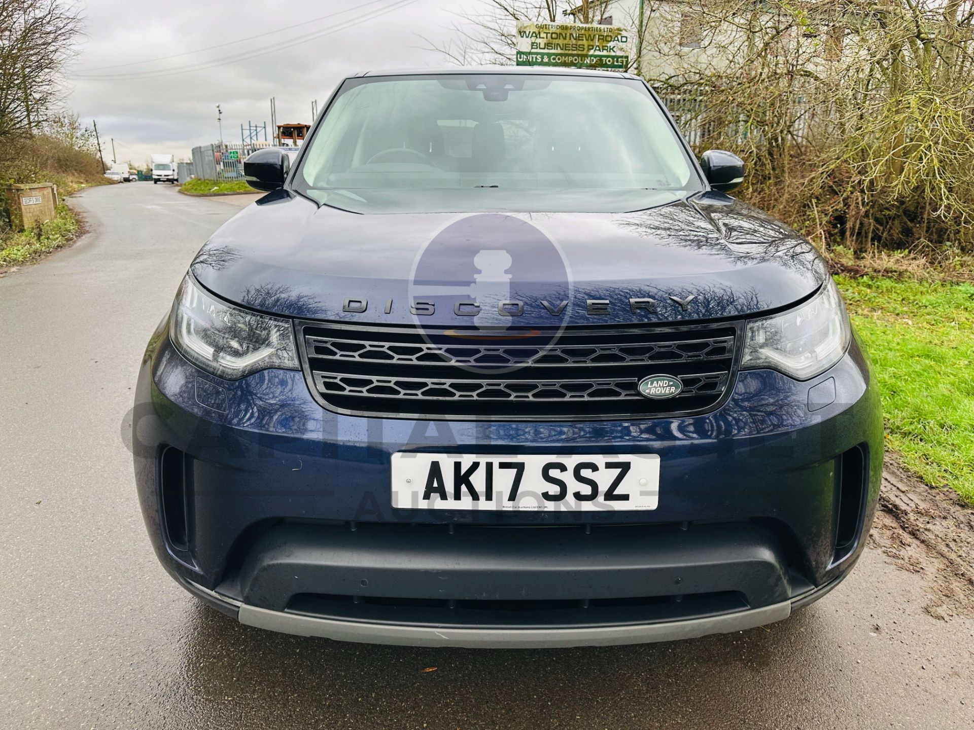 (ON SALE) LAND ROVER DISCOVERY 5 *SE EDITION* *AUTO* (17 REG) ONLY 81K MILES - 7 SEAT LEATHER-NO VAT - Image 4 of 48