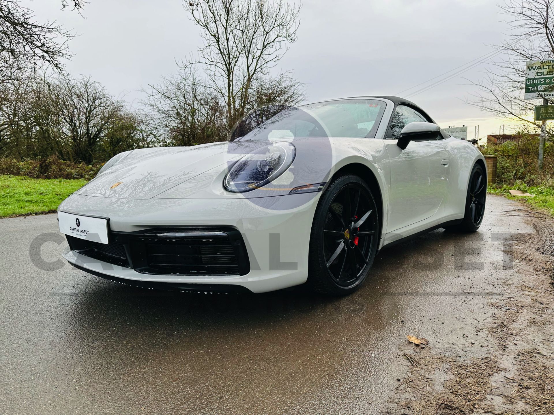 PORSCHE 911 CARRERA S *2 DOOR CABRIOLET* (2019- 992 FACELIFT MODEL) 3.0 V6 - AUTO PDK *MASSIVE SPEC* - Image 6 of 49