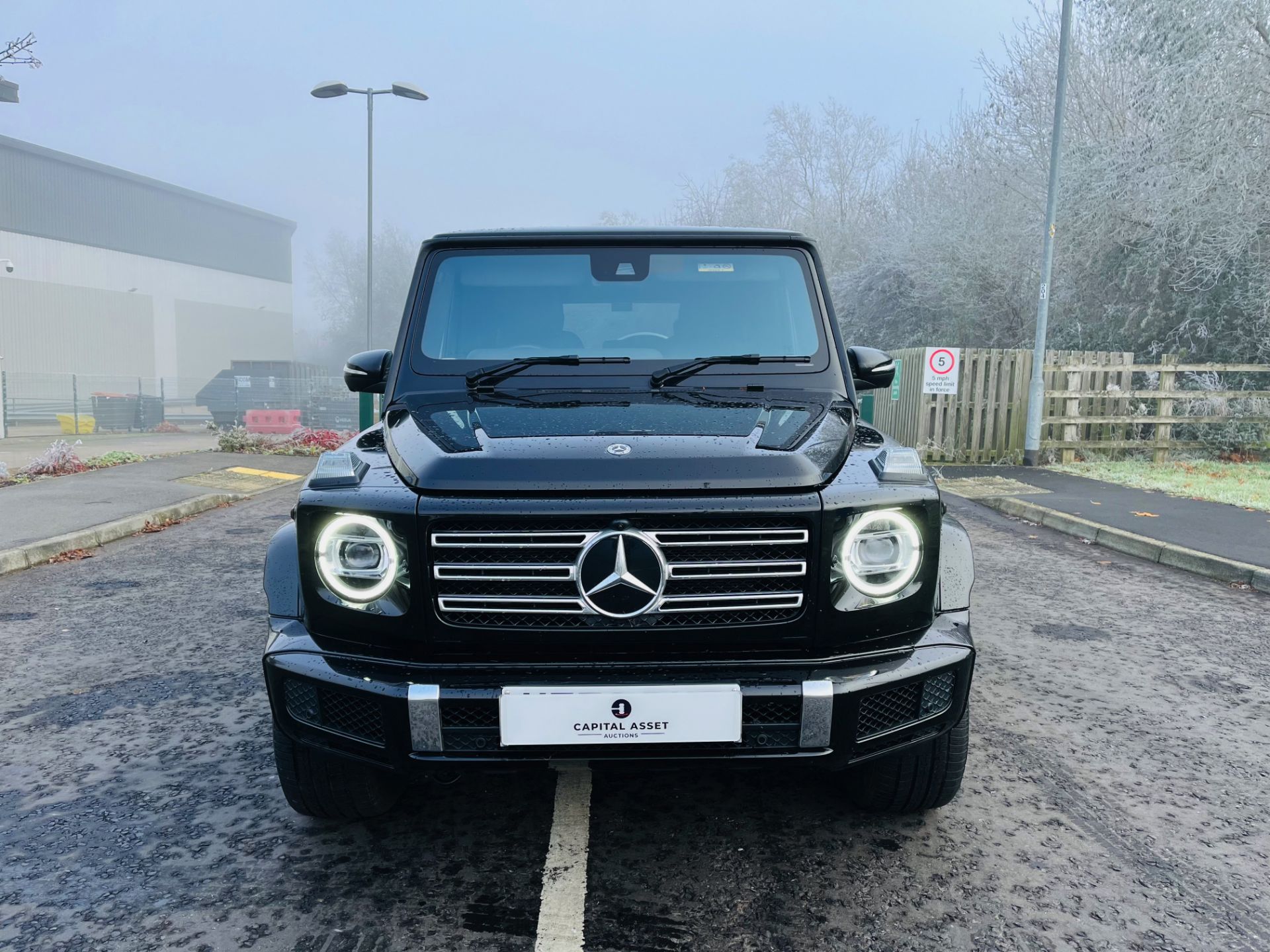 MERCEDES G400d AMG-LINE PREMIUM PLUS (72 REG) 1 OWNER WITH ONLY 9500 MILES - GREAT SPEC - Image 4 of 45