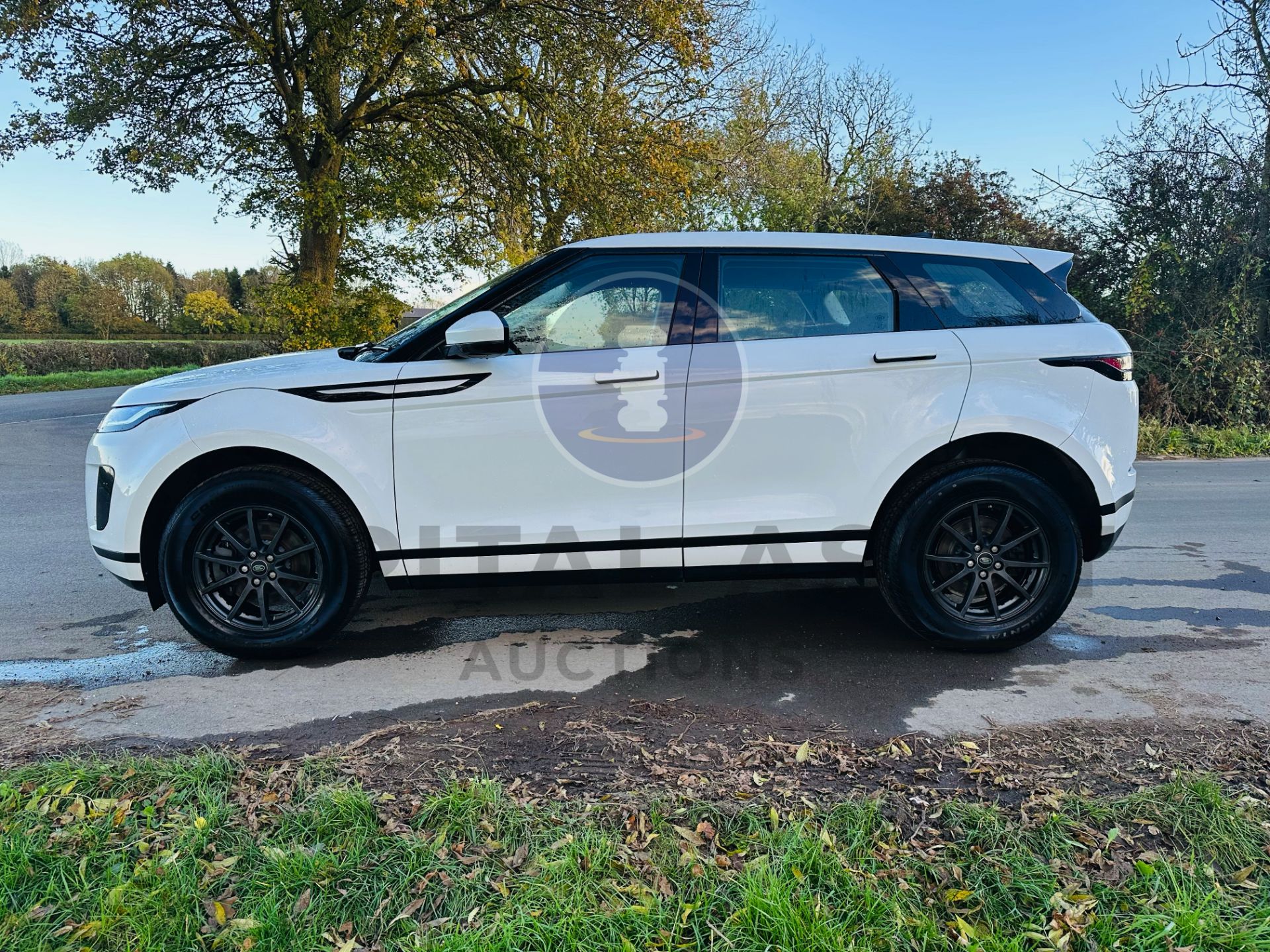 RANGE ROVER EVOQUE *5 DOOR SUV* (2021 - FACELIFT MODEL) 2.0 D150 - AUTO STOP/START *MASSIVE SPEC* - Image 8 of 38