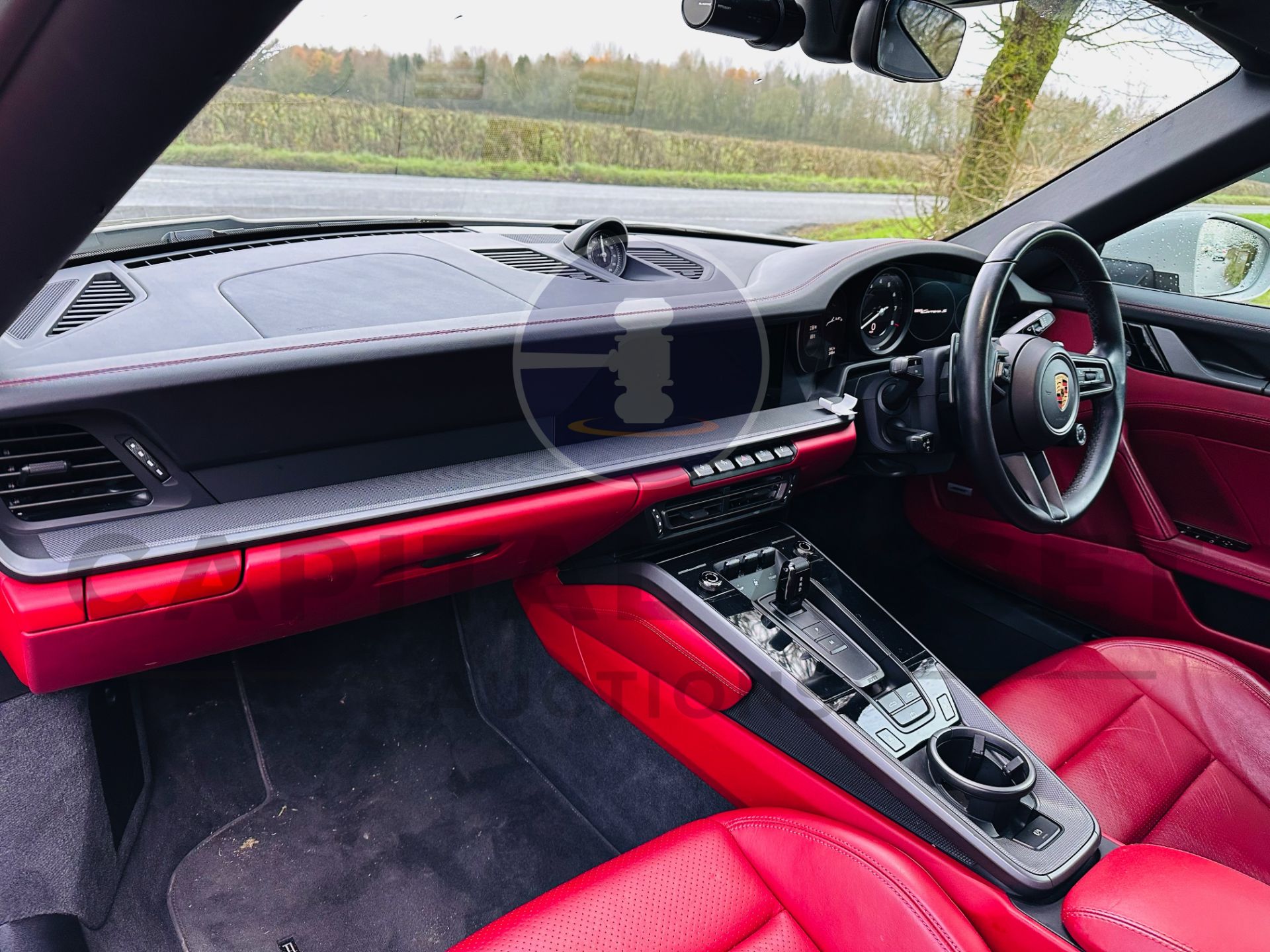 PORSCHE 911 CARRERA S *2 DOOR CABRIOLET* (2019- 992 FACELIFT MODEL) 3.0 V6 - AUTO PDK *MASSIVE SPEC* - Image 30 of 49