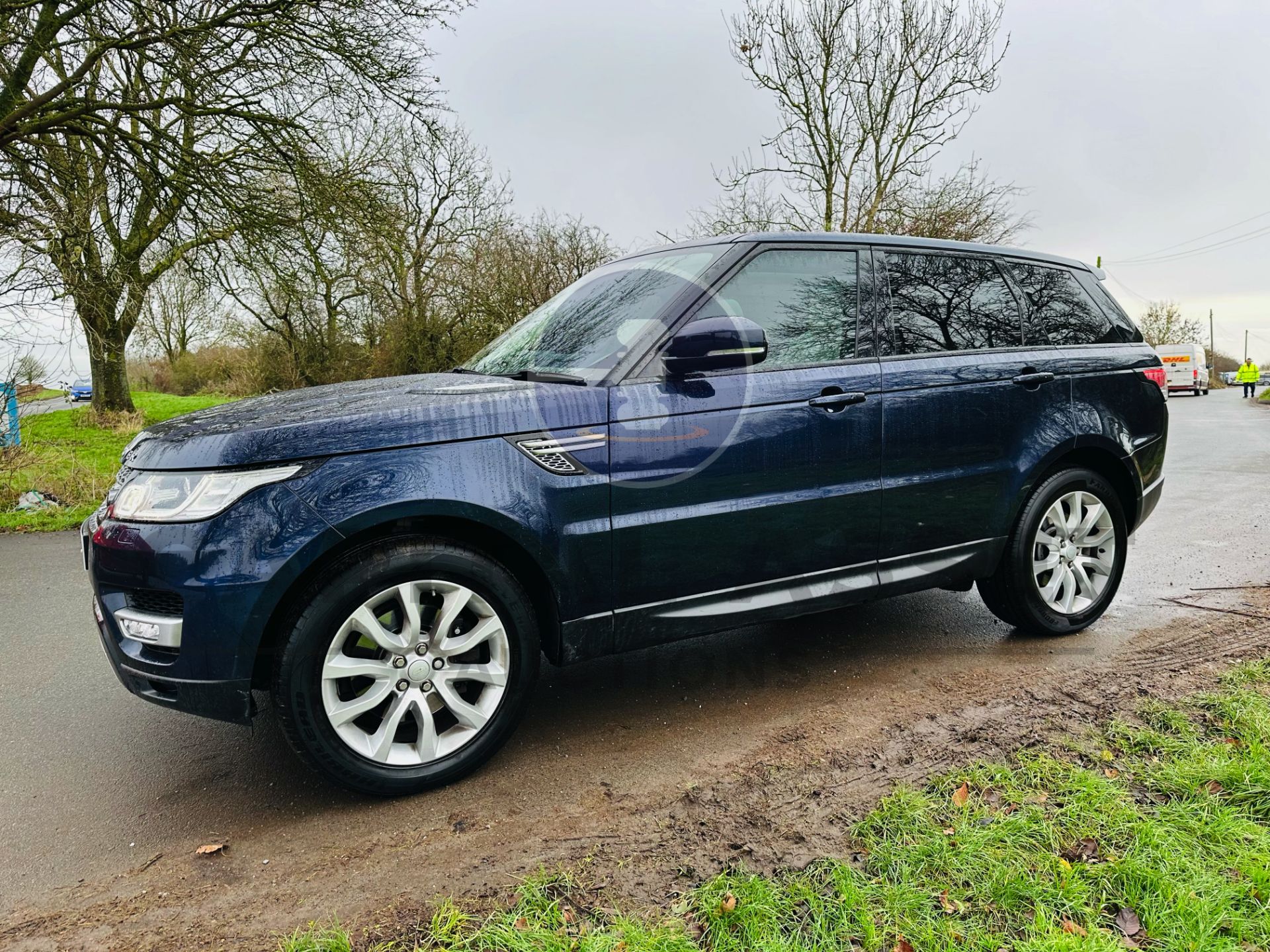 (ON SALE) RANGE ROVER SPORT *HSE EDITION* *AUTOMATIC / COMMANDSHIFT* - 2018 MODEL - NO VAT!!! - Image 7 of 41