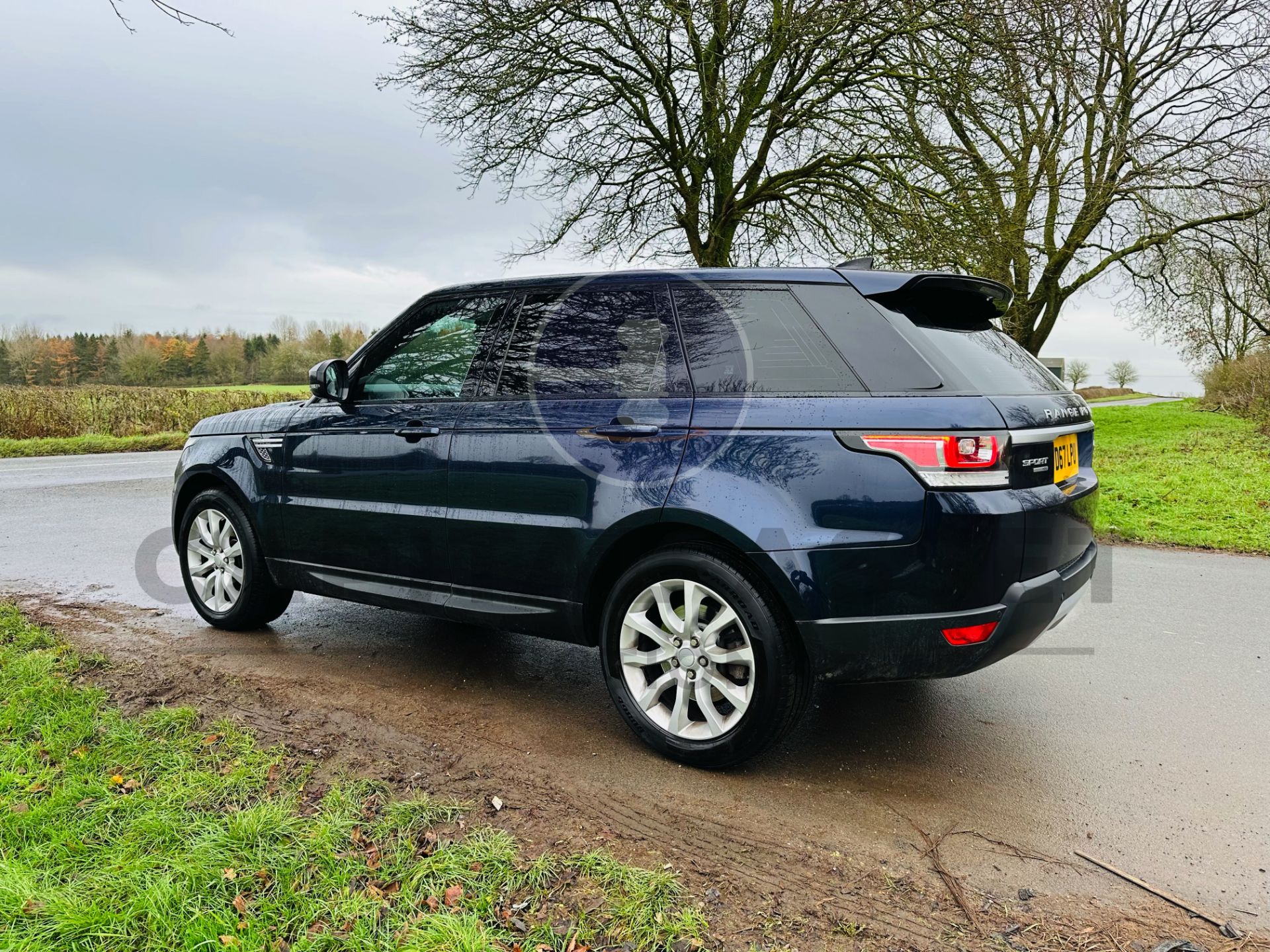 (ON SALE) RANGE ROVER SPORT *HSE EDITION* *AUTOMATIC / COMMANDSHIFT* - 2018 MODEL - NO VAT!!! - Image 9 of 41