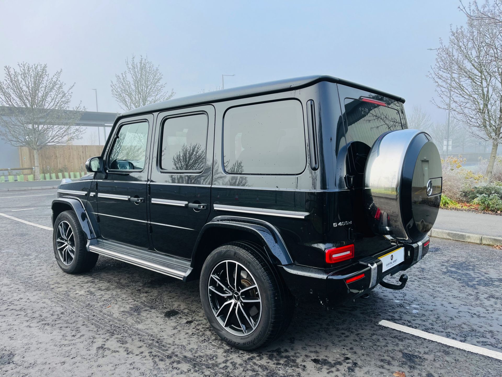 MERCEDES G400d AMG-LINE PREMIUM PLUS (72 REG) 1 OWNER WITH ONLY 9500 MILES - GREAT SPEC - Image 12 of 45