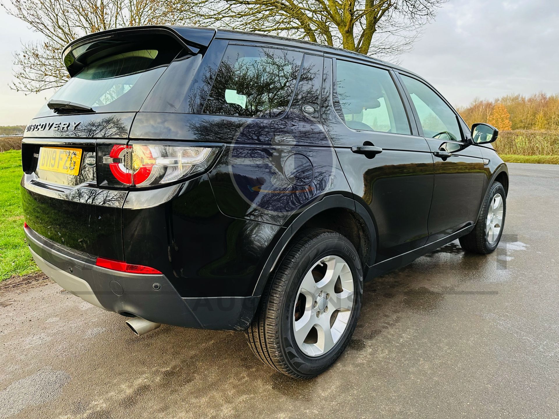 LAND ROVER DISCOVERY SPORT SE TECH 2.0 DIESEL *AIRCON* *SATNAV* EURO 6 NO VAT!!! - Image 14 of 39