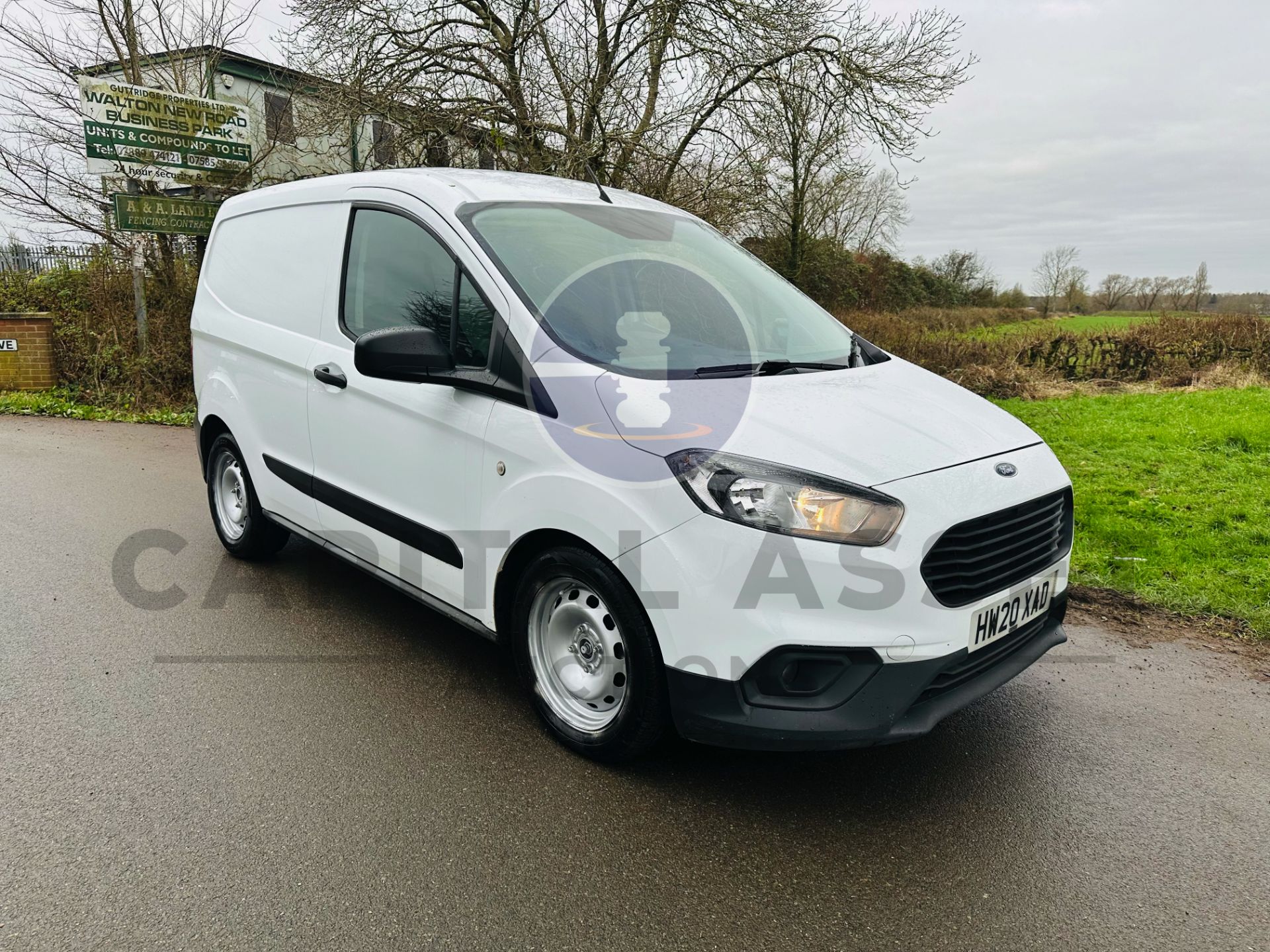 FORD TRANSIT COURIER *TREND EDITION* (2020 - EURO 6) 1.5 TDCI - 6 SPEED (1 OWNER) - Image 2 of 30
