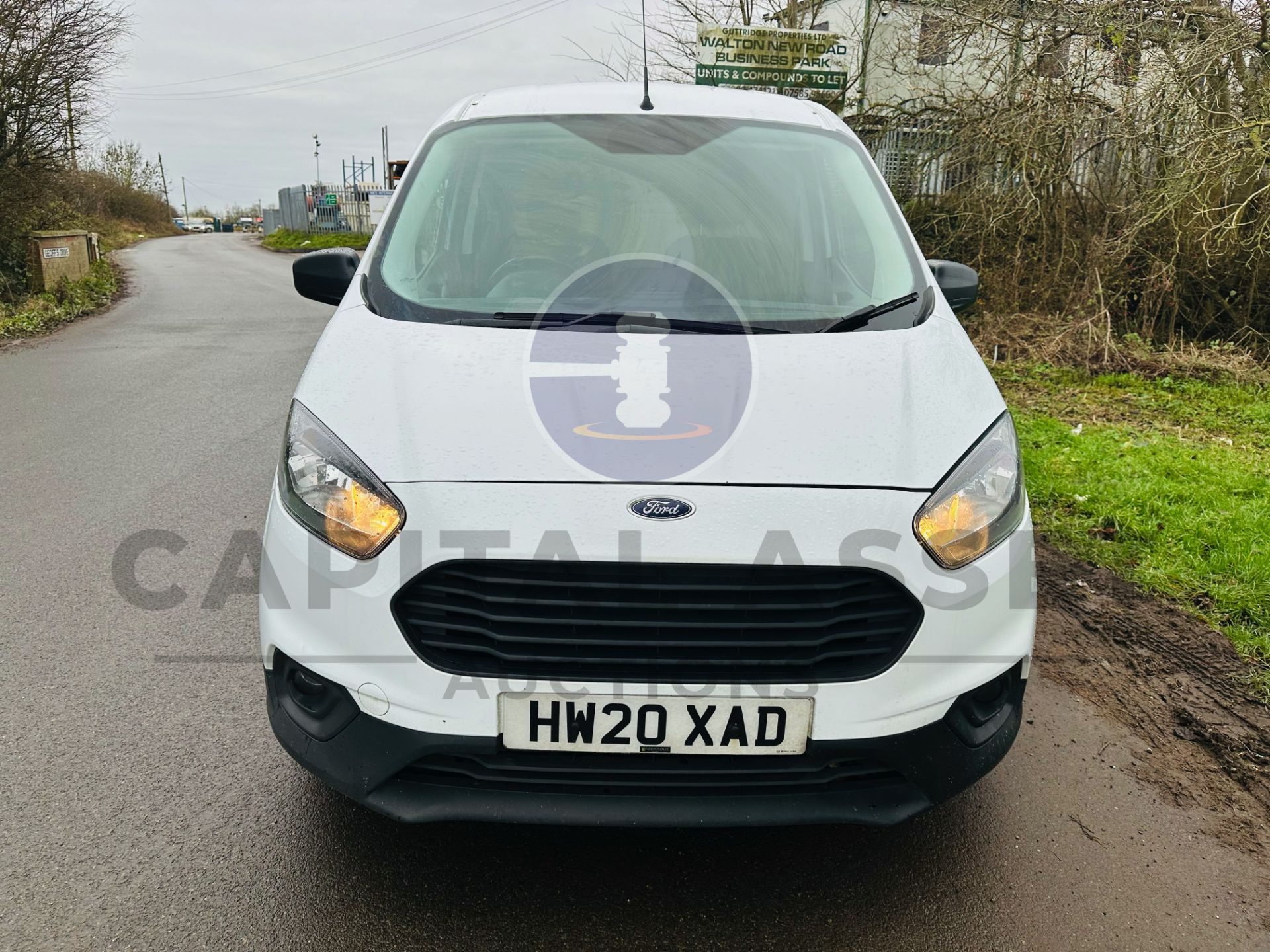 FORD TRANSIT COURIER *TREND EDITION* (2020 - EURO 6) 1.5 TDCI - 6 SPEED (1 OWNER) - Image 3 of 30