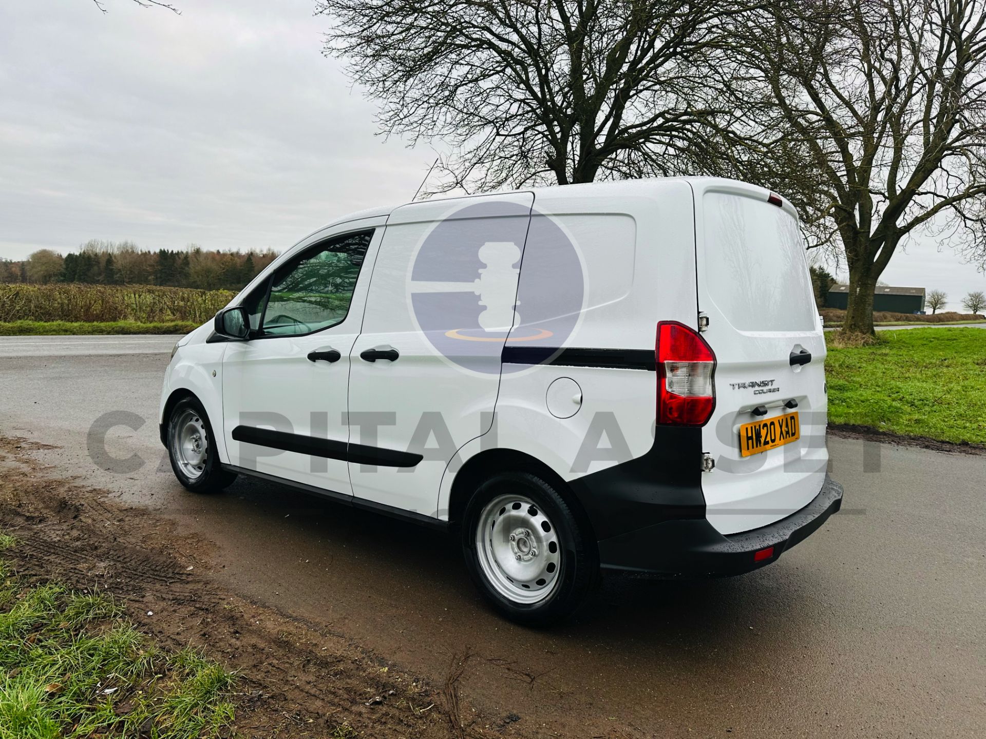 FORD TRANSIT COURIER *TREND EDITION* (2020 - EURO 6) 1.5 TDCI - 6 SPEED (1 OWNER) - Image 7 of 30