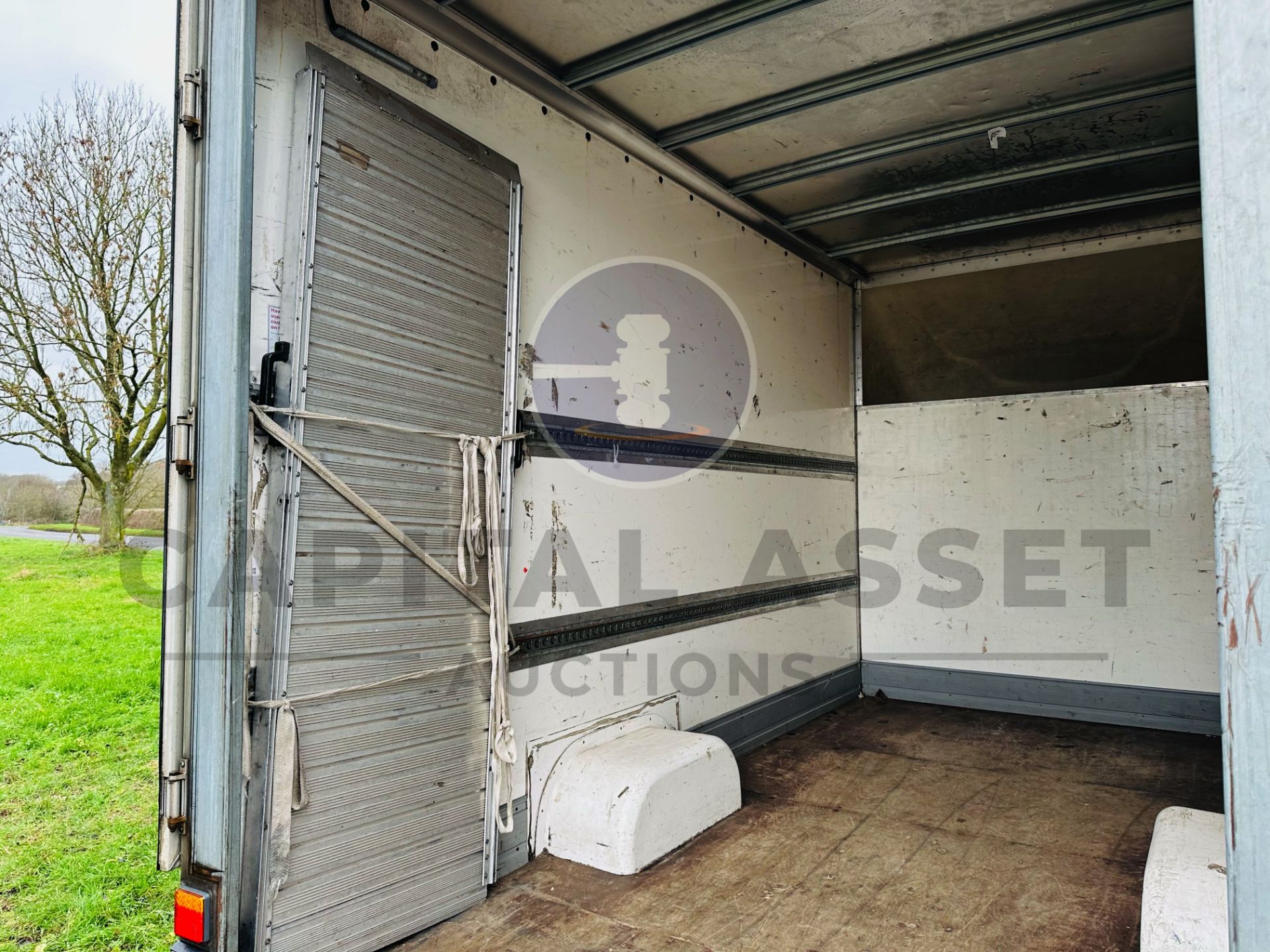 (On Sale) RENAULT MASTER LL35 *LWB - LOW LOADER / LUTON BOX VAN* (2018 - EURO 6) 2.3 DCI - 6 SPEED - Image 12 of 25