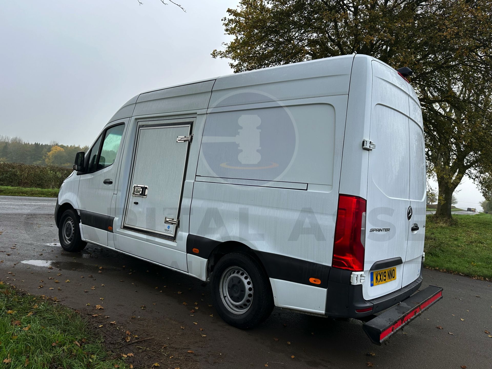 MERCEDES-BENZ SPRINTER 314 CDI *MWB - REFRIGERATED VAN* (2019 - FACELIFT MODEL) *OVERNIGHT STANDBY* - Image 12 of 45