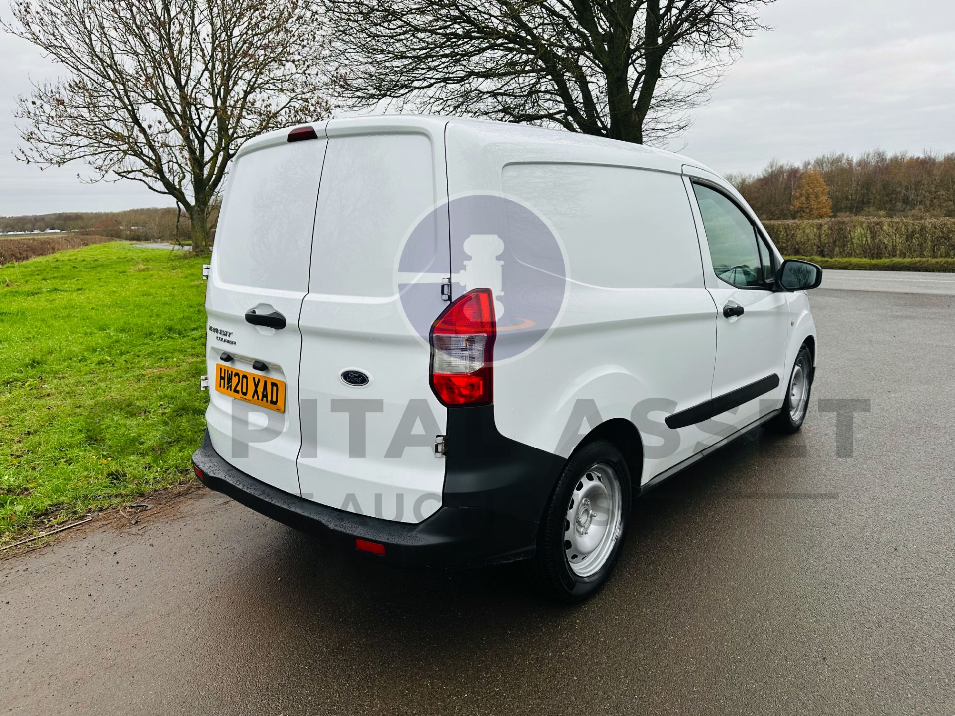 FORD TRANSIT COURIER *TREND EDITION* (2020 - EURO 6) 1.5 TDCI - 6 SPEED (1 OWNER) - Image 9 of 30