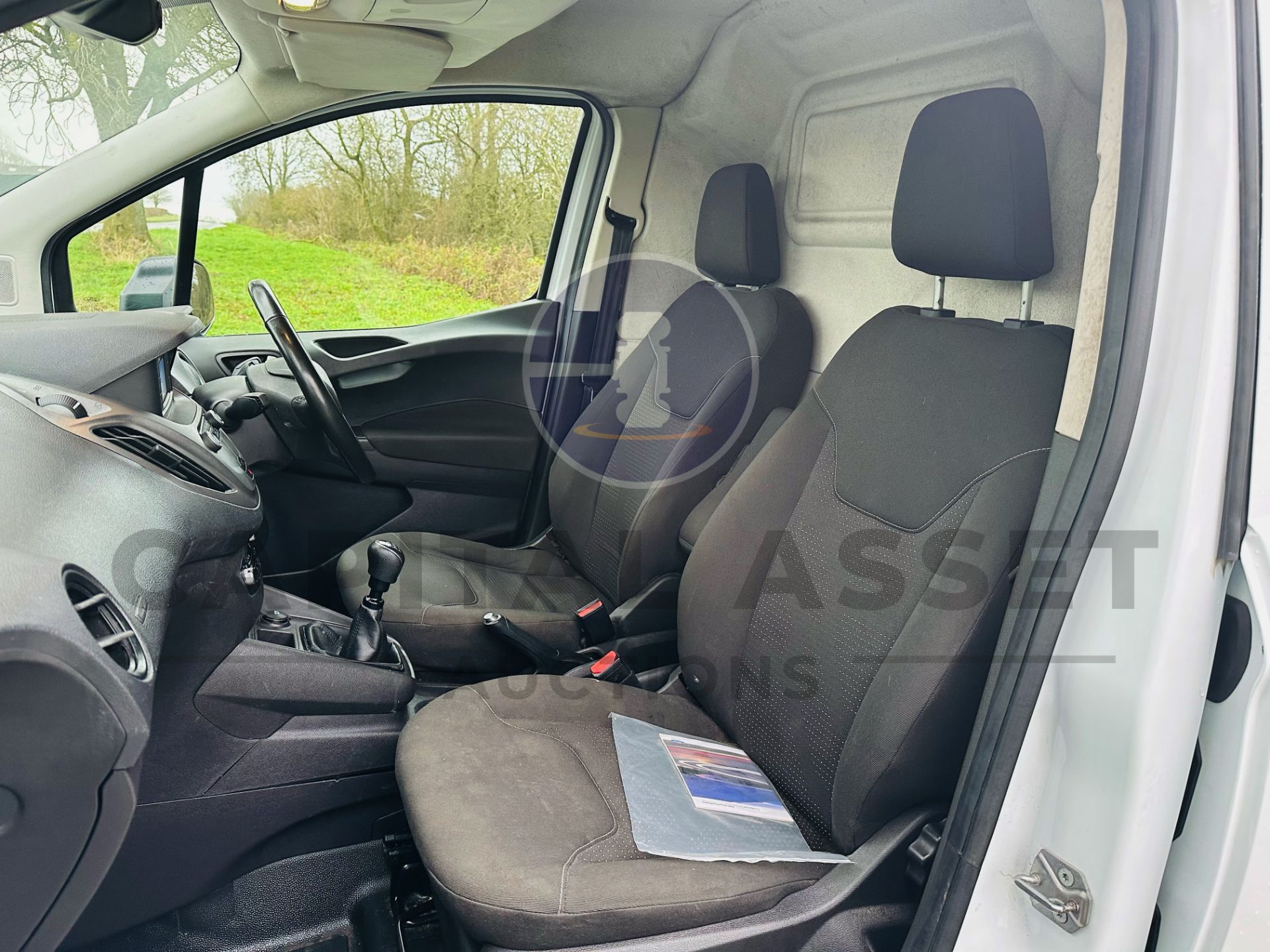 FORD TRANSIT COURIER *TREND EDITION* (2020 - EURO 6) 1.5 TDCI - 6 SPEED (1 OWNER) - Image 16 of 30
