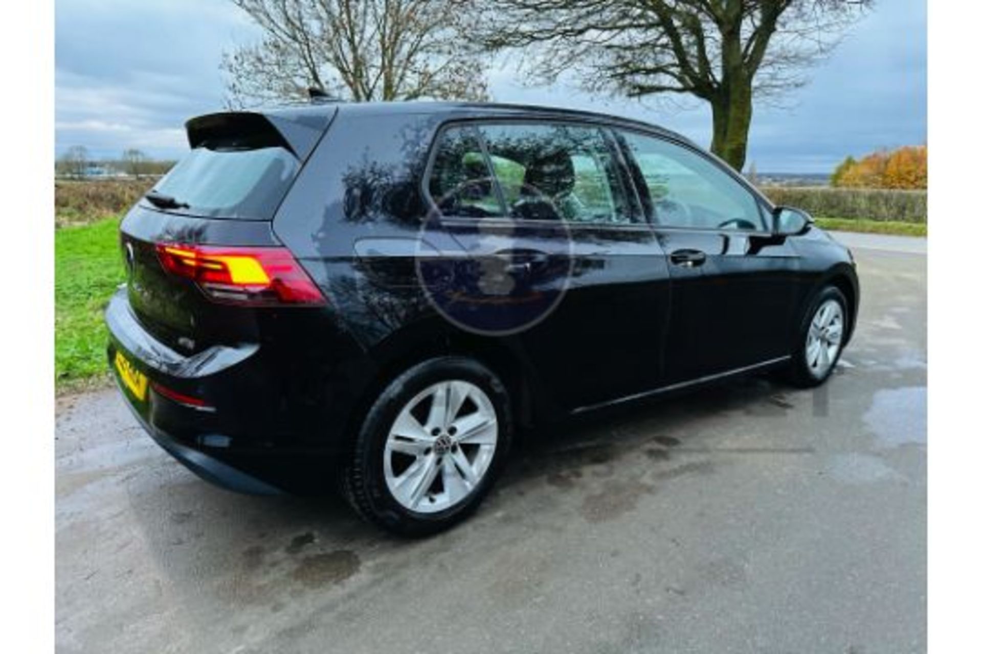 VOLKSWAGEN GOLF 1.0 ETSI "MHEV" ELECTRIC / PETROL HYBRID AUTOMATIC- 21 REG (NEW SHAPE MK8 - 1 OWNER - Image 14 of 46