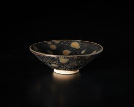 Arte Cinese A fine jianyao black and yellow dotted bowlChina, Song dynasty, 12th century .