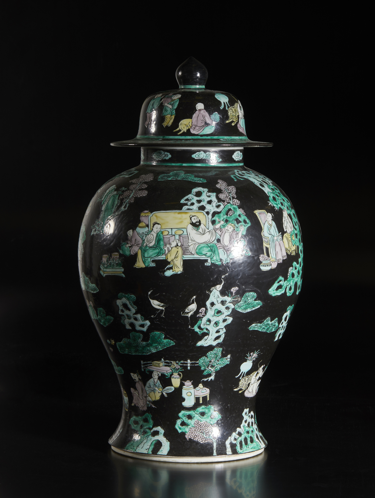 Arte Cinese A famille noir porcelian potiche with cover China, Qing dynasty, 19th century . - Image 3 of 5