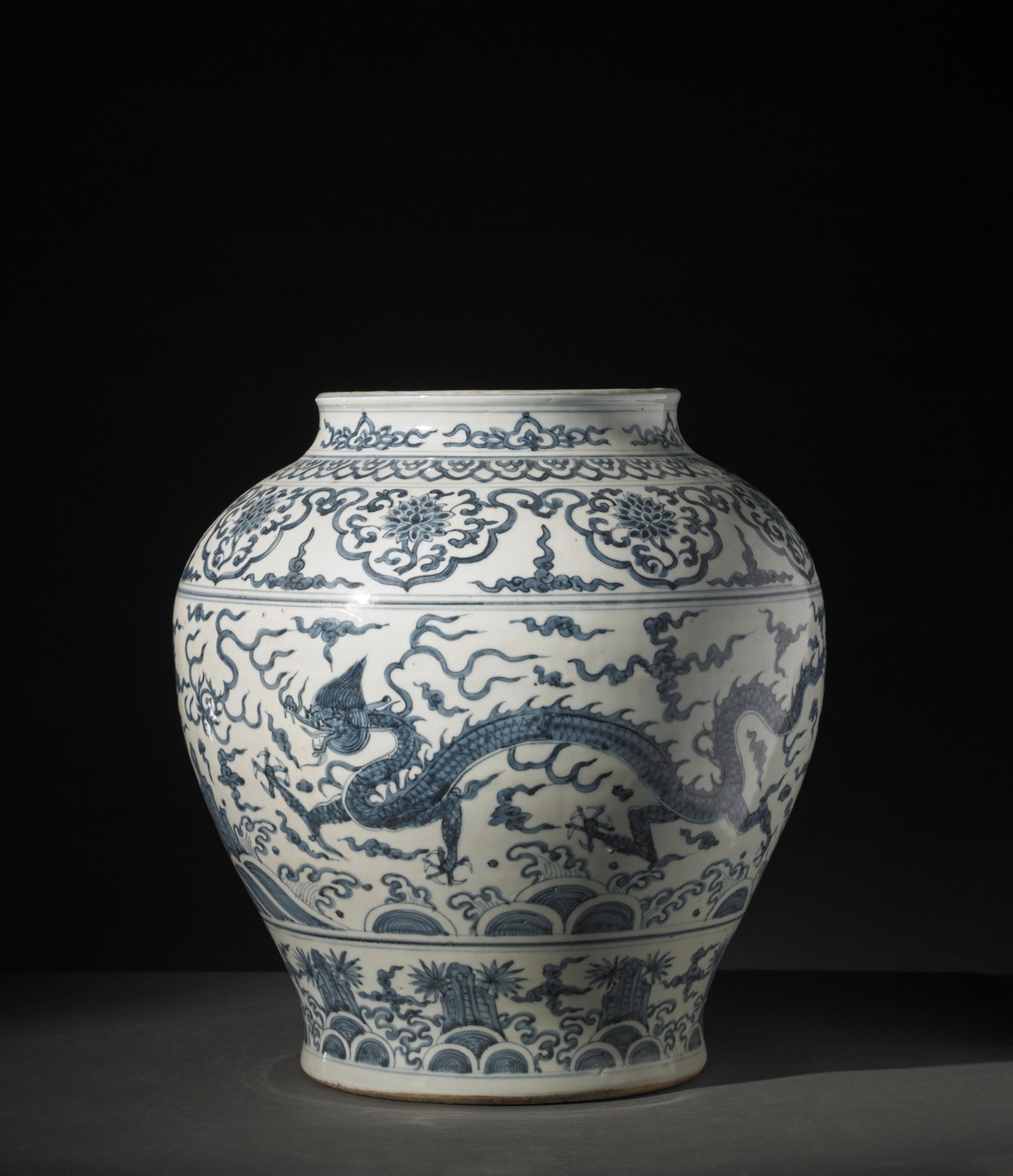 Arte Cinese Large blue and white jarChina, Ming dynasty, 16th century or later . - Image 2 of 4