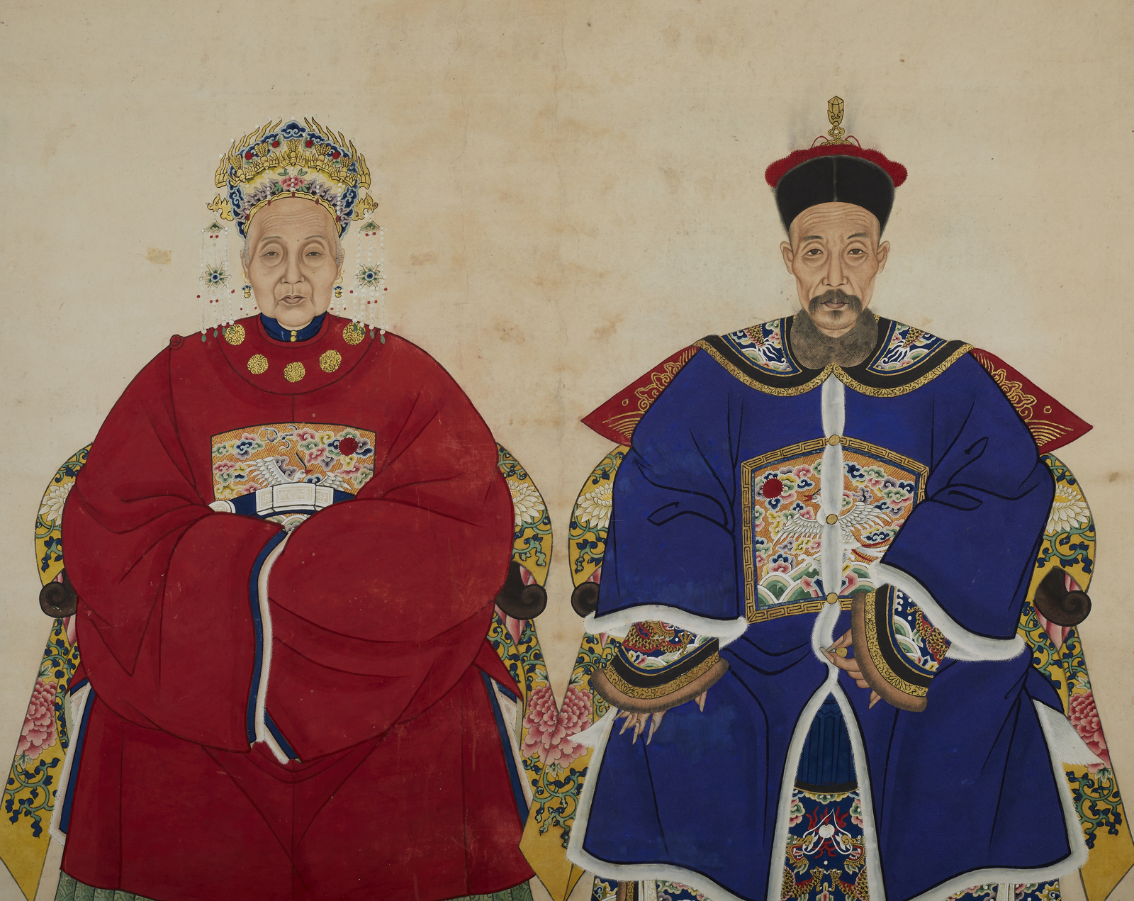Arte Cinese A tempera portrait of a civil officer of first rank and his wife both in court robes wi - Image 2 of 2