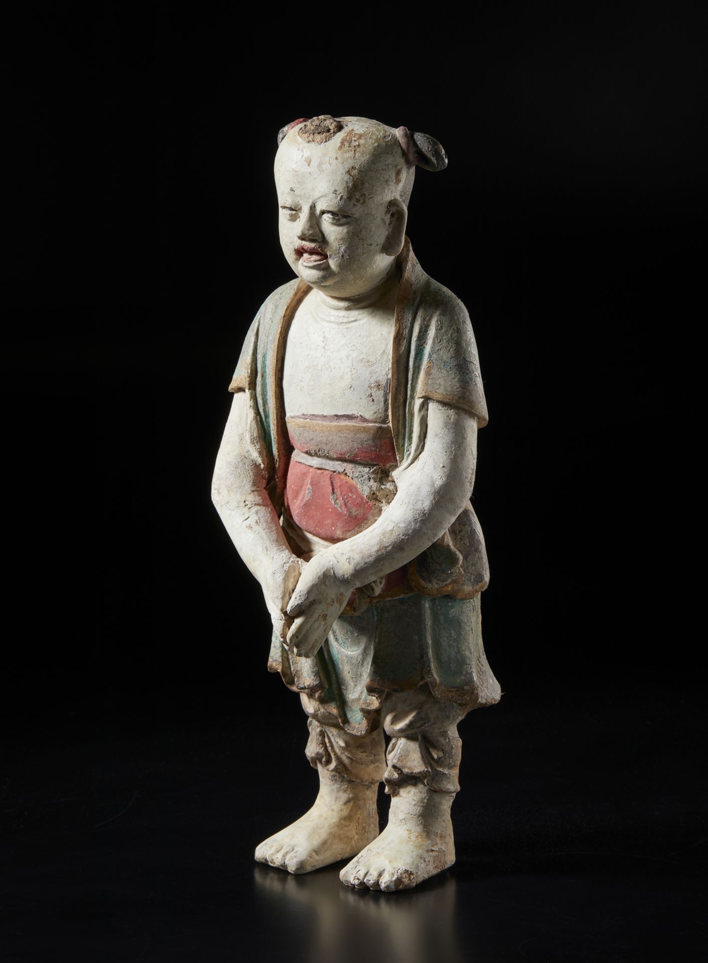 Arte Cinese  A large stucco figure of a standing worshipper China, Ming dynasty, 16th century.