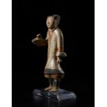 Arte Cinese A pottery standing male figureChina, Han dynasty, 1st century.