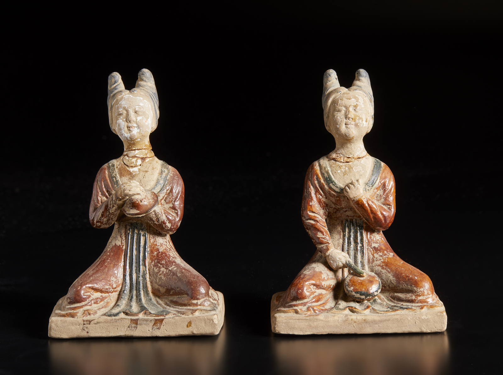 Arte Cinese Two sancai glazed terracotta figures.China, Tang dynasty, 9th century. - Image 2 of 3