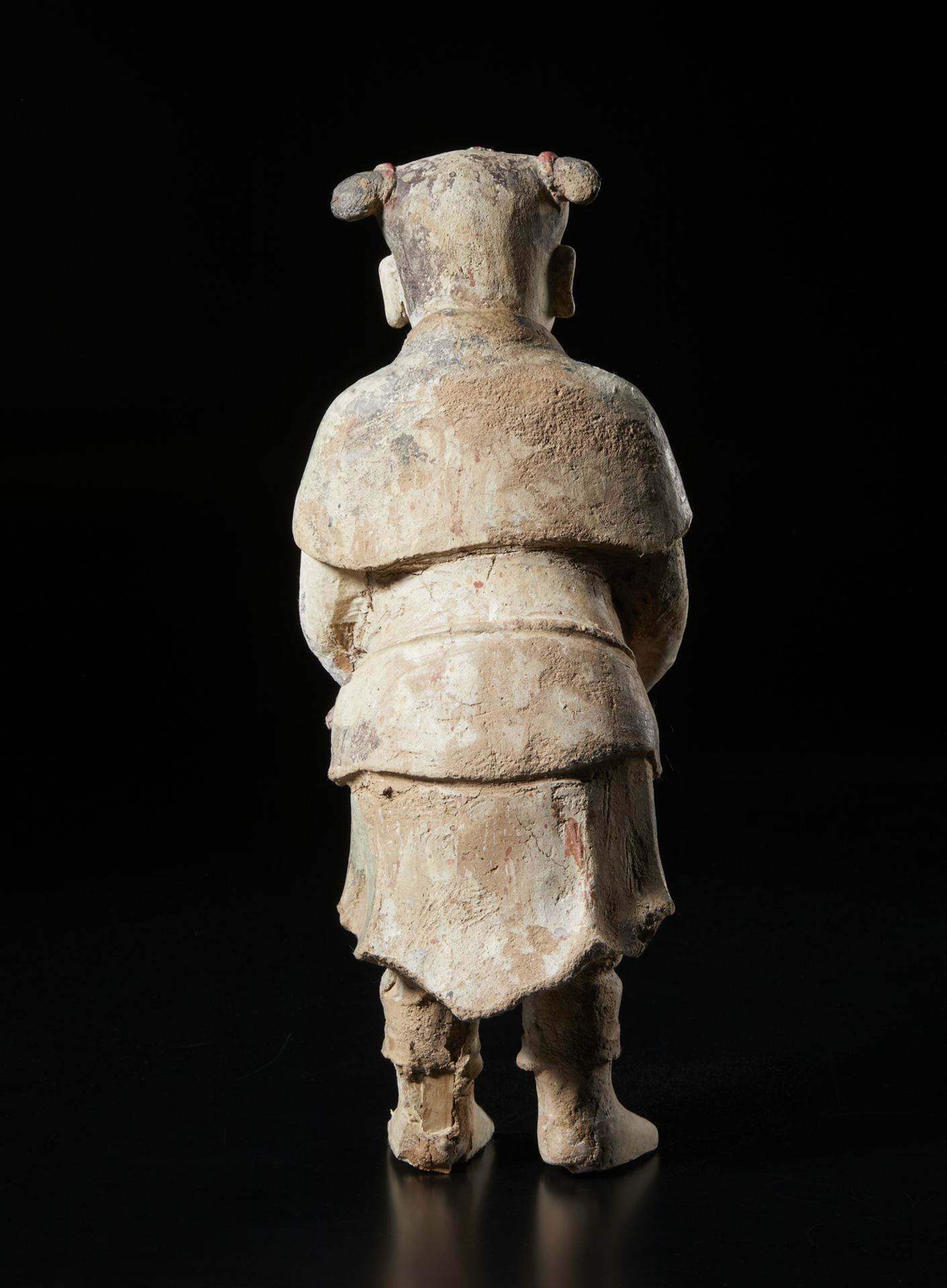 Arte Cinese  A large stucco figure of a standing worshipper China, Ming dynasty, 16th century. - Bild 5 aus 5