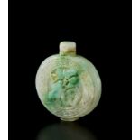 Arte Cinese A carved flat round apple green jade snuff bottleChina, Qing, 19th century.