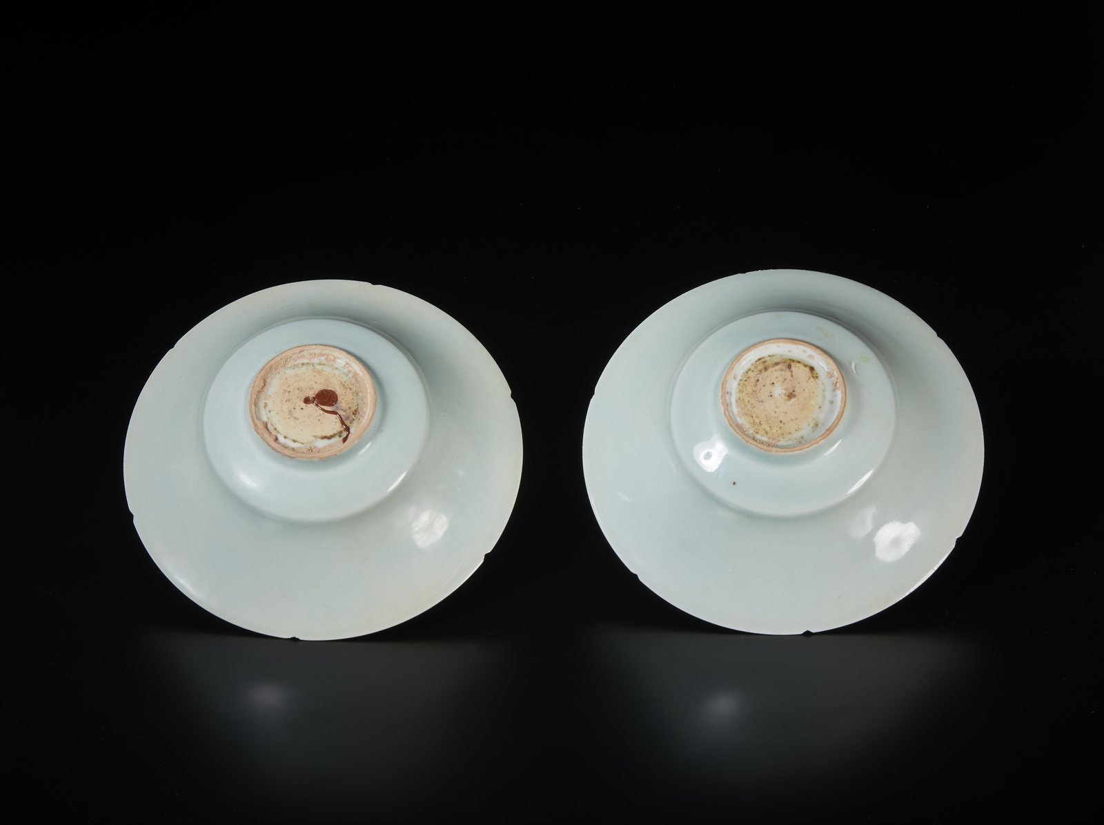 Arte Cinese A pair of bell-shaped qingbai bowlsChina, early 20th century. - Image 3 of 3