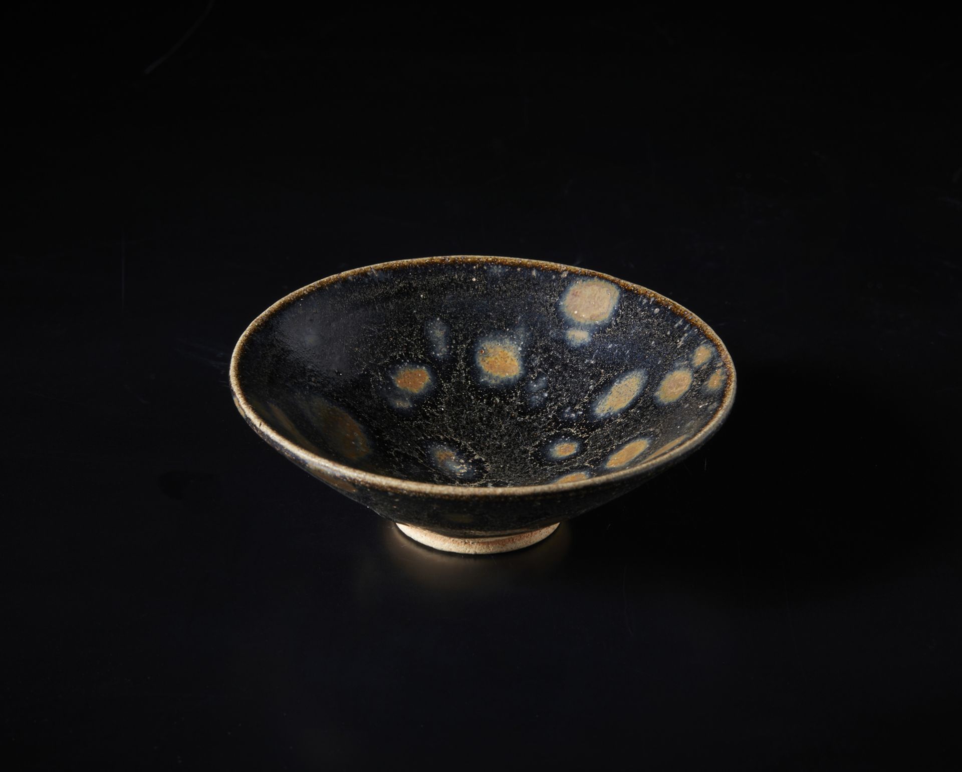 Arte Cinese A fine jianyao black and yellow dotted bowlChina, Song dynasty, 12th century . - Image 3 of 3