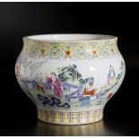 Arte Cinese A large famille rose porcelain jardinierChina, Qing dynasty, 19th century .