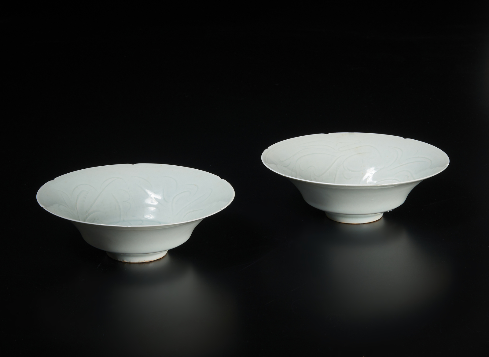 Arte Cinese A pair of bell-shaped qingbai bowlsChina, early 20th century.