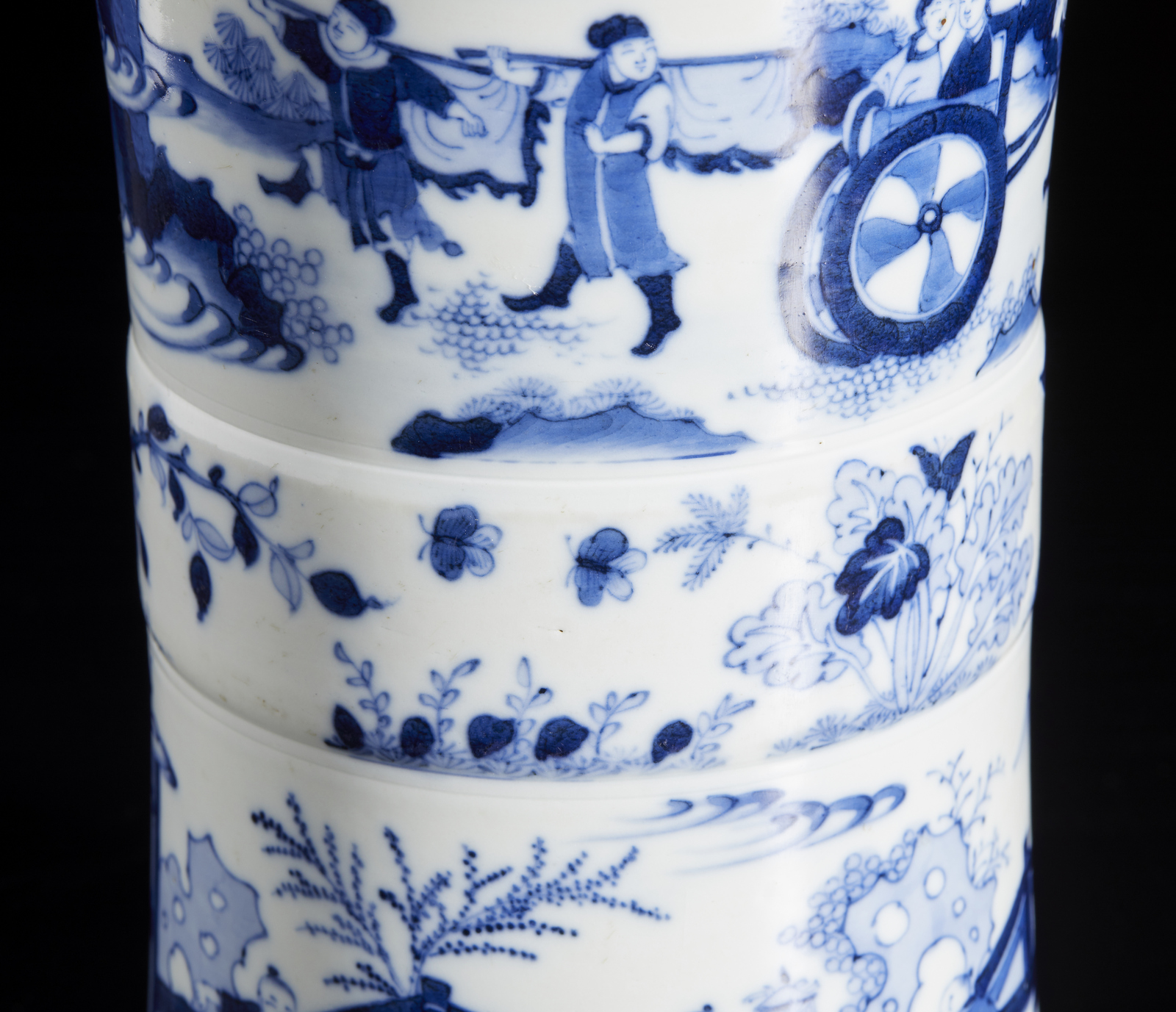 Arte Cinese A blue and white porcelain trumpet vaseChina, Qing dynasty, 18th century . - Image 4 of 5