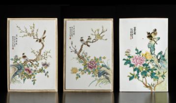 Arte Cinese A group of three famille rose porcelain plaques China, early 20th century .