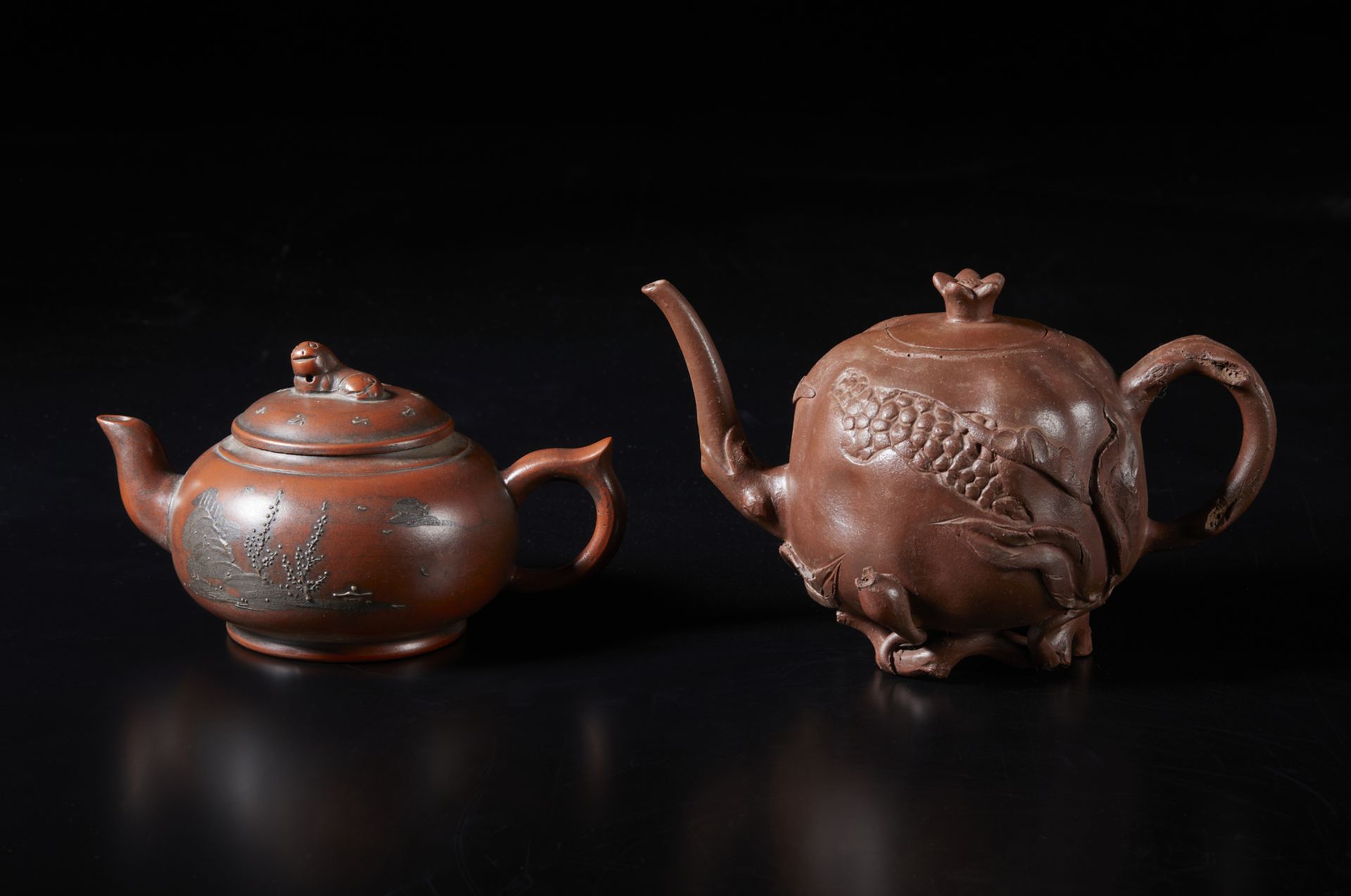 Arte Cinese  A group of five Yixing earthenware teapots China, Republic period. - Bild 5 aus 7