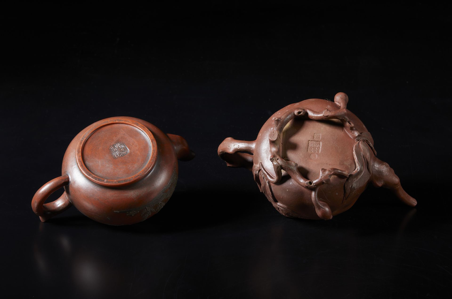 Arte Cinese  A group of five Yixing earthenware teapots China, Republic period. - Bild 7 aus 7